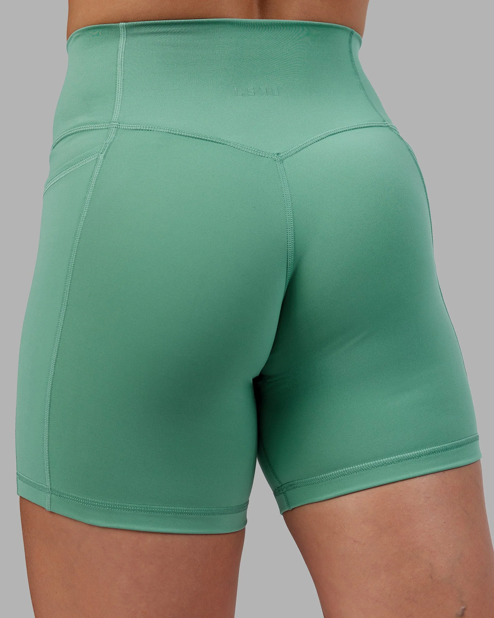 Abs Fusion High-Rise 6" Short Pockets - Matcha Green - Image 7