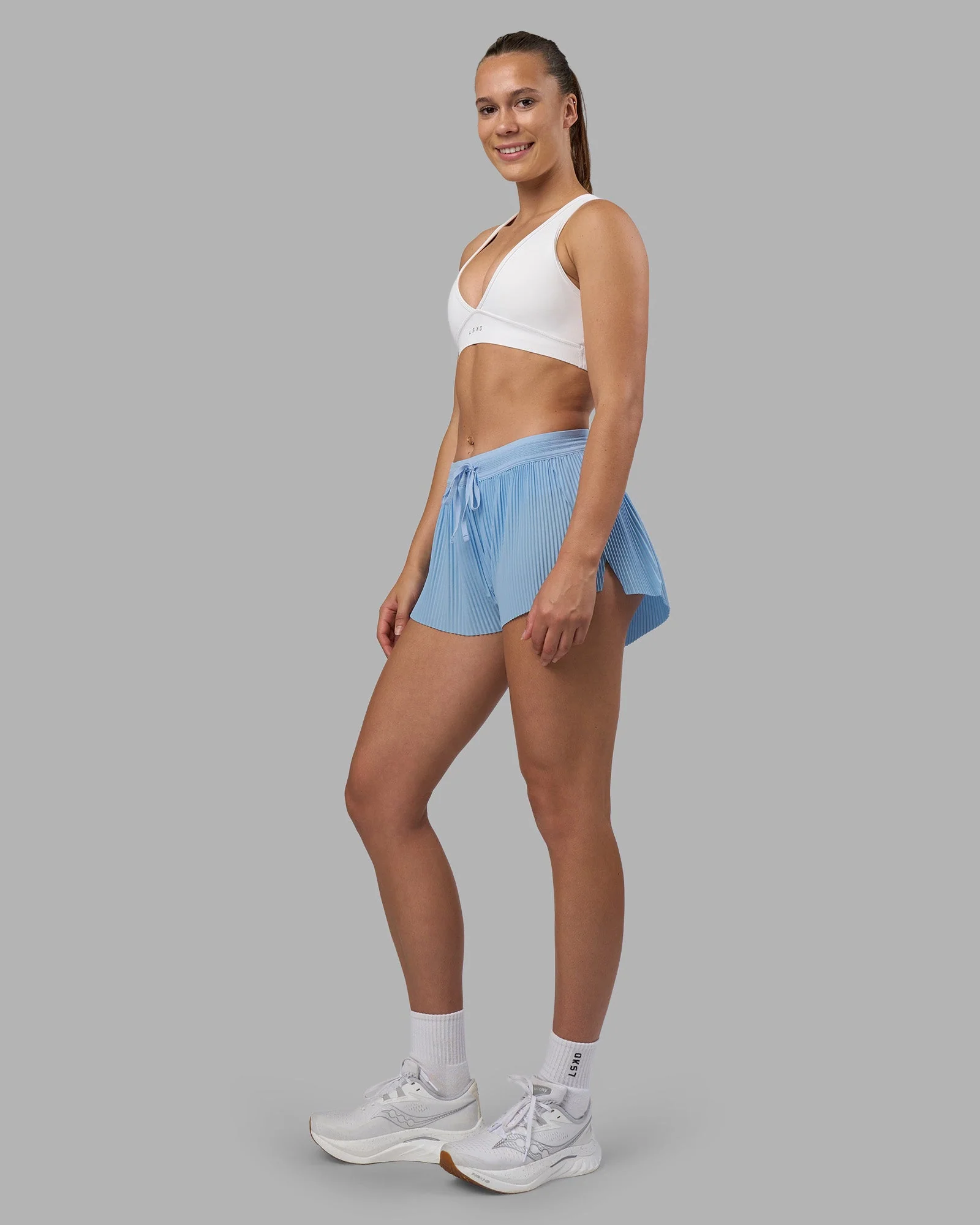 Accelerate 3" Pleated Mid-Rise Running Short - Open Air - Image 5