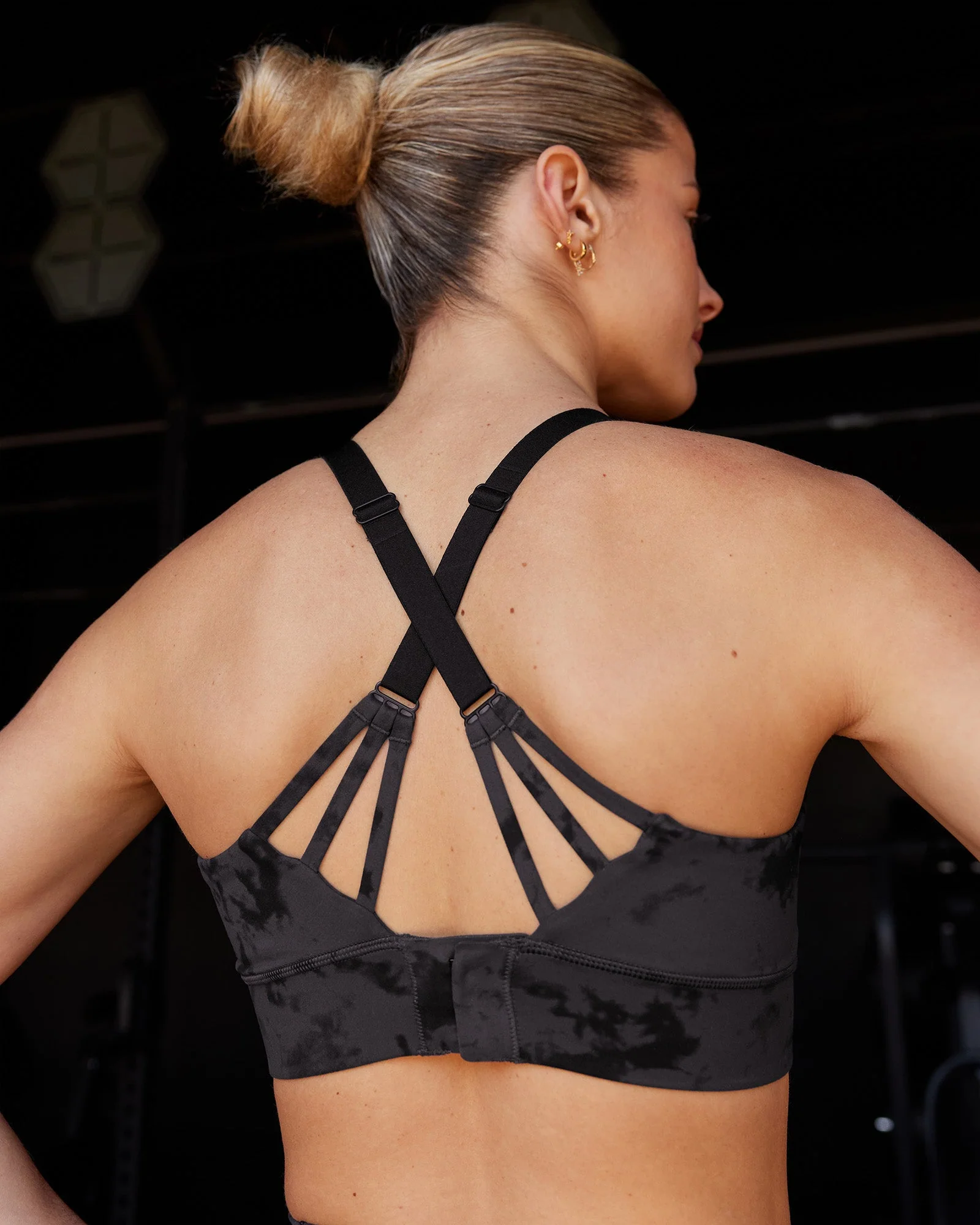 Accelerate Split Strap Sports Bra - Black Tie Dye - Image 6