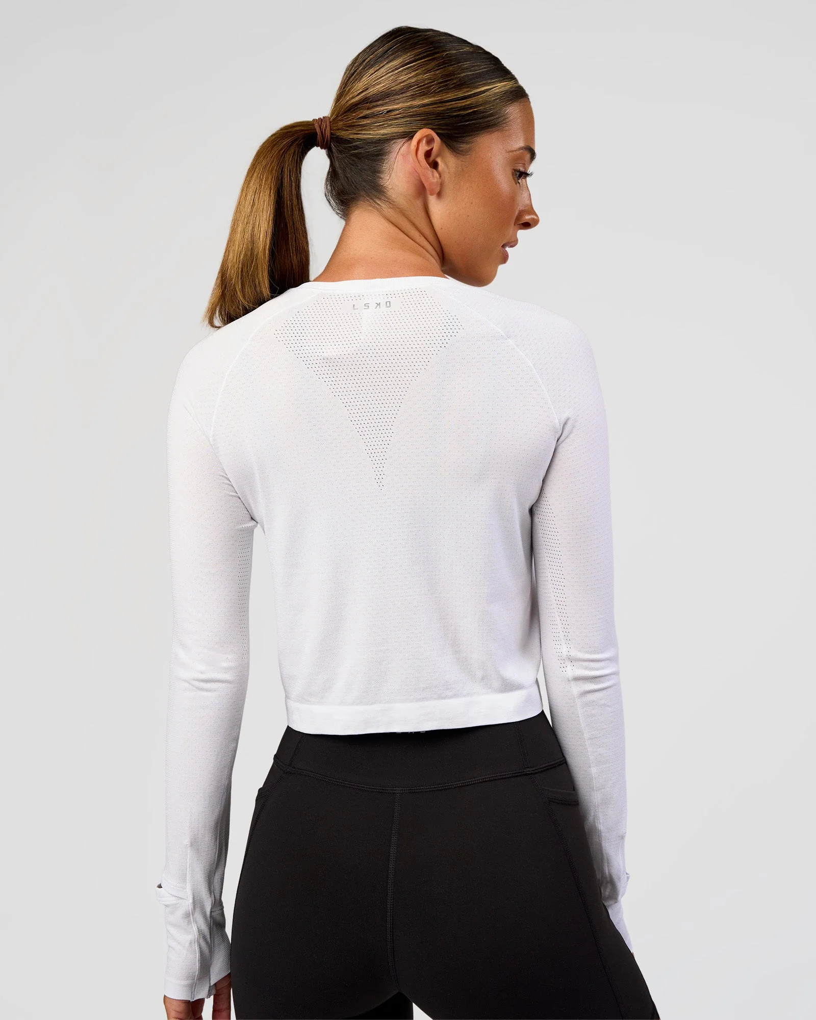 AeroFLX+ Seamless Long Sleeve Skimmer Tee - White/White - Image 7