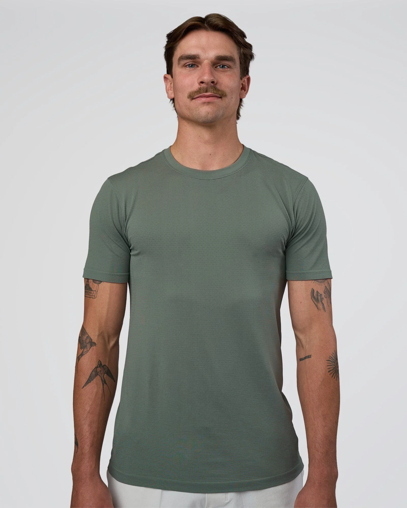AeroFLX+ Seamless Set In Tee - Graphite/Graphite