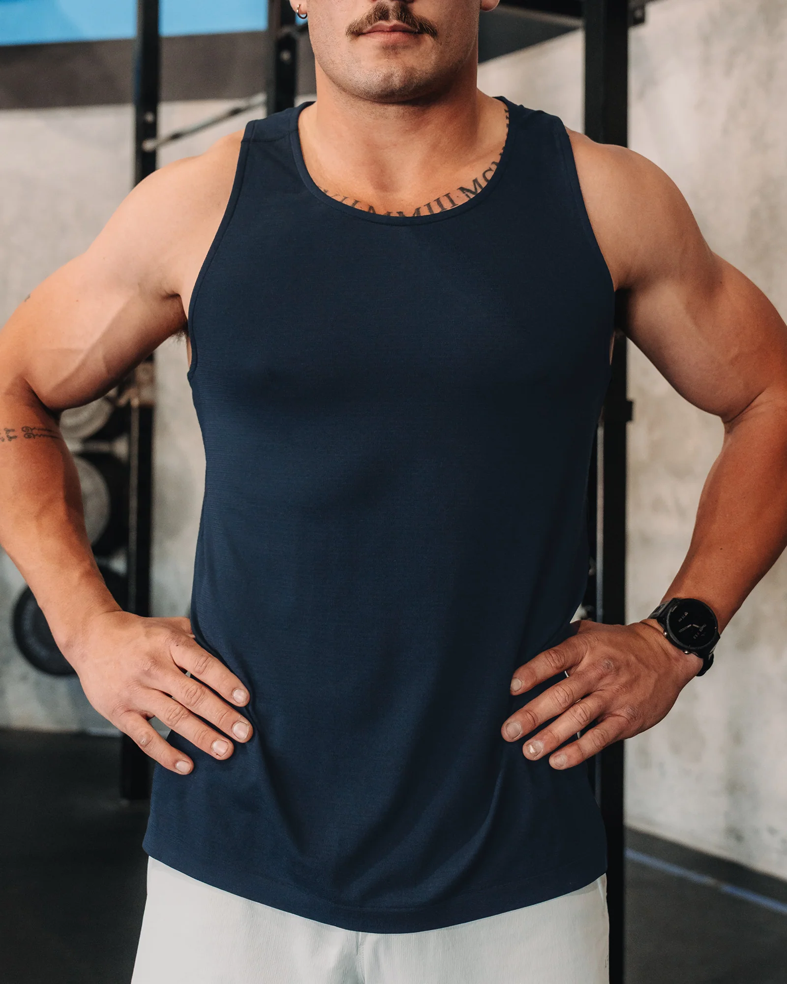 AeroFLX+ Seamless Tank - Navy/Navy - Image 11