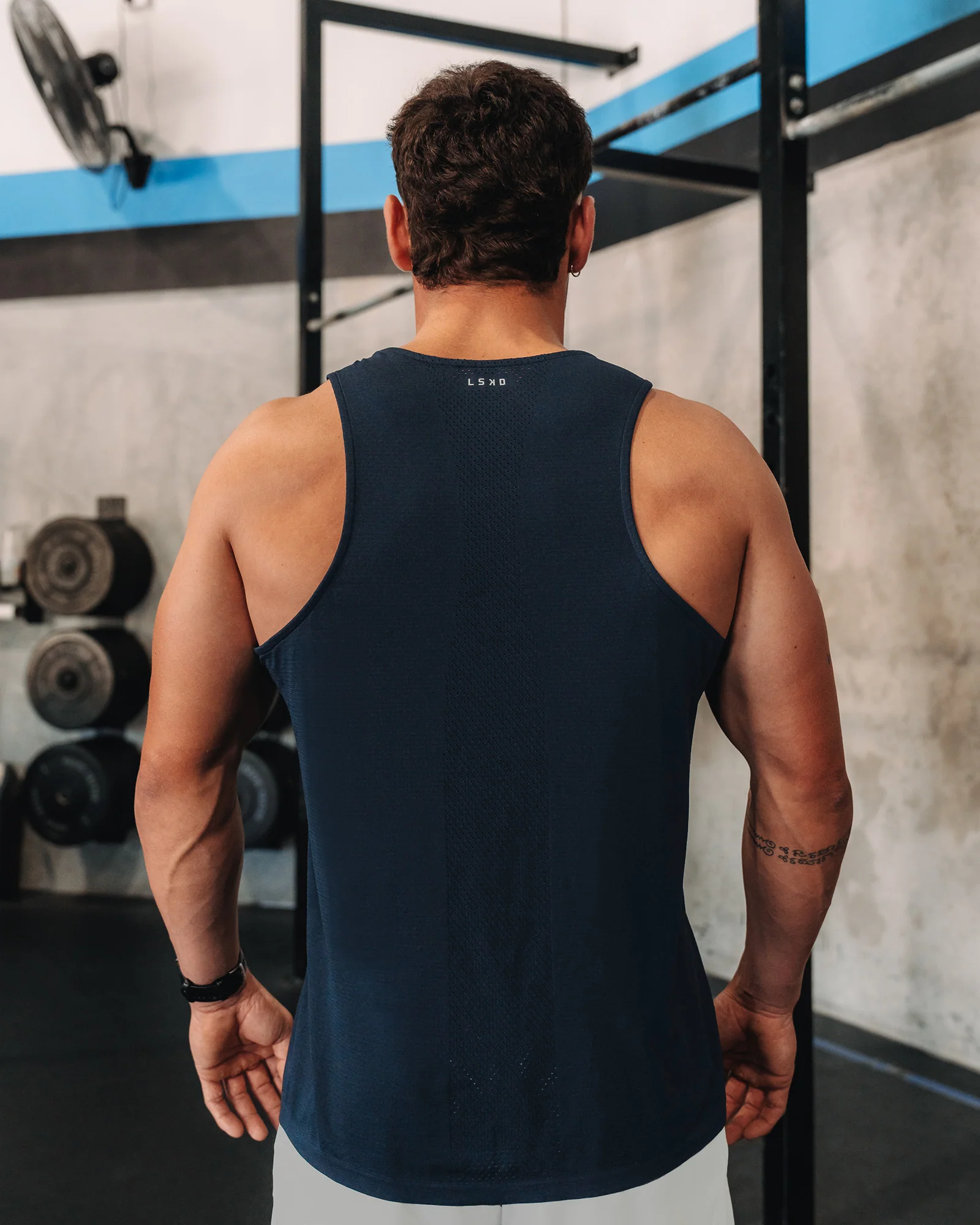 AeroFLX+ Seamless Tank - Navy/Navy - Image 8