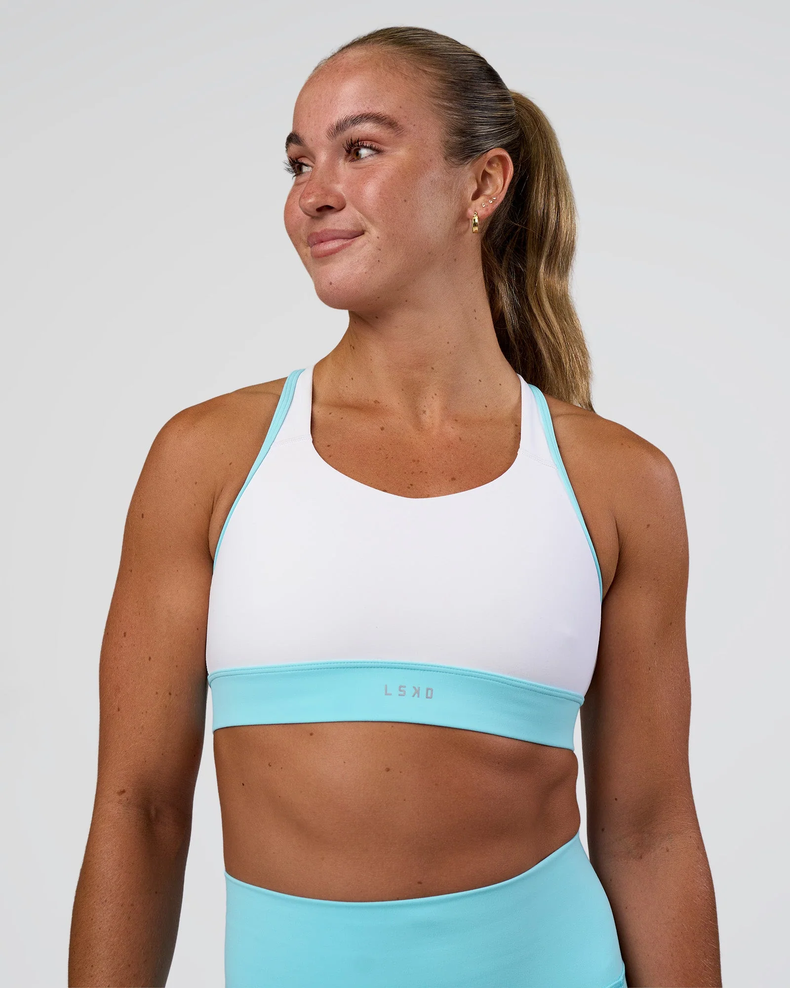 Distinction Sports Bra 2.0 - White-Baltic Sea