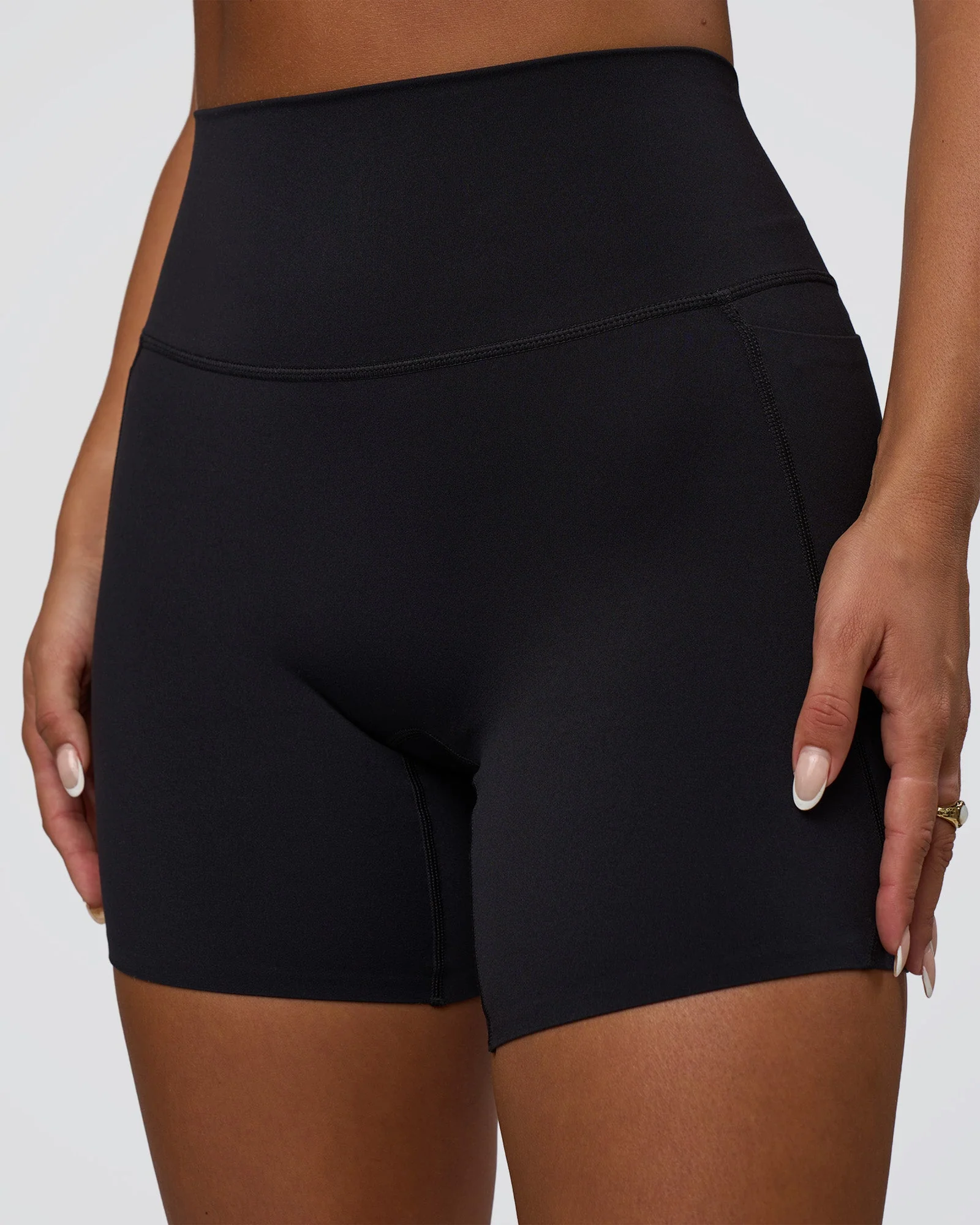 Elixir Defined High-Rise 6" Short Pockets - Black - Image 2