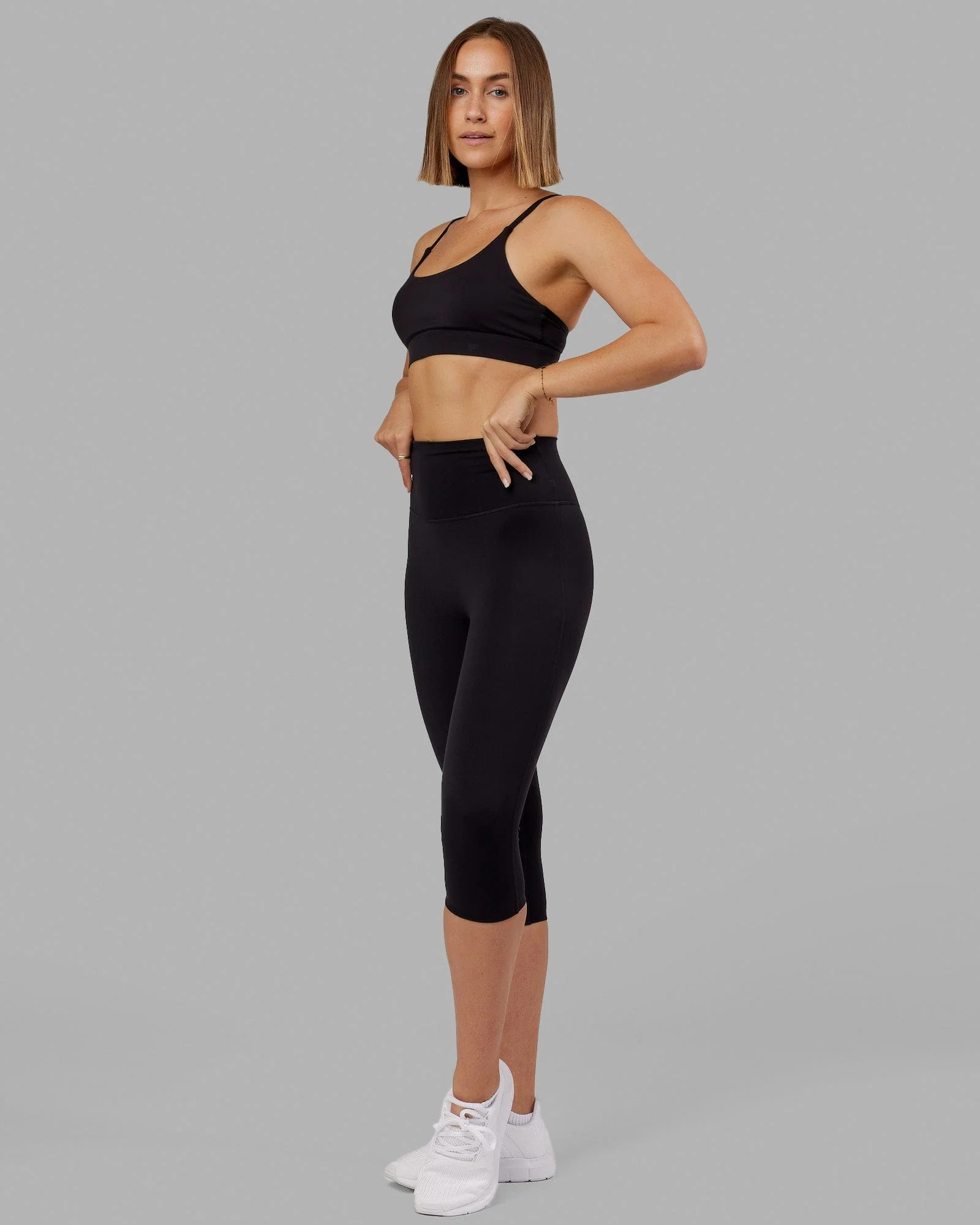 Elixir Ultra High-Rise 3/4 Legging - Black - Image 3