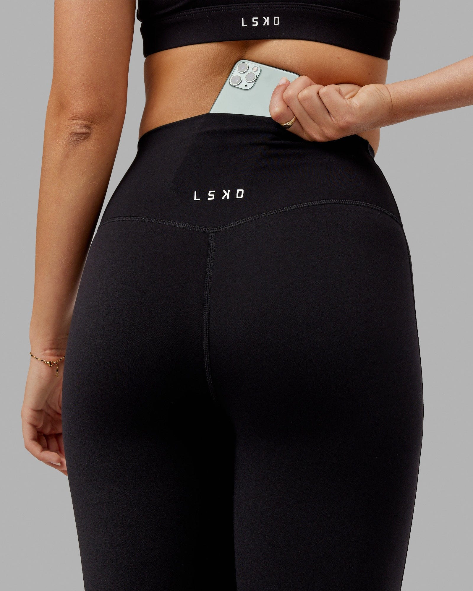 Elixir Ultra High-Rise 3/4 Legging - Black - Image 4