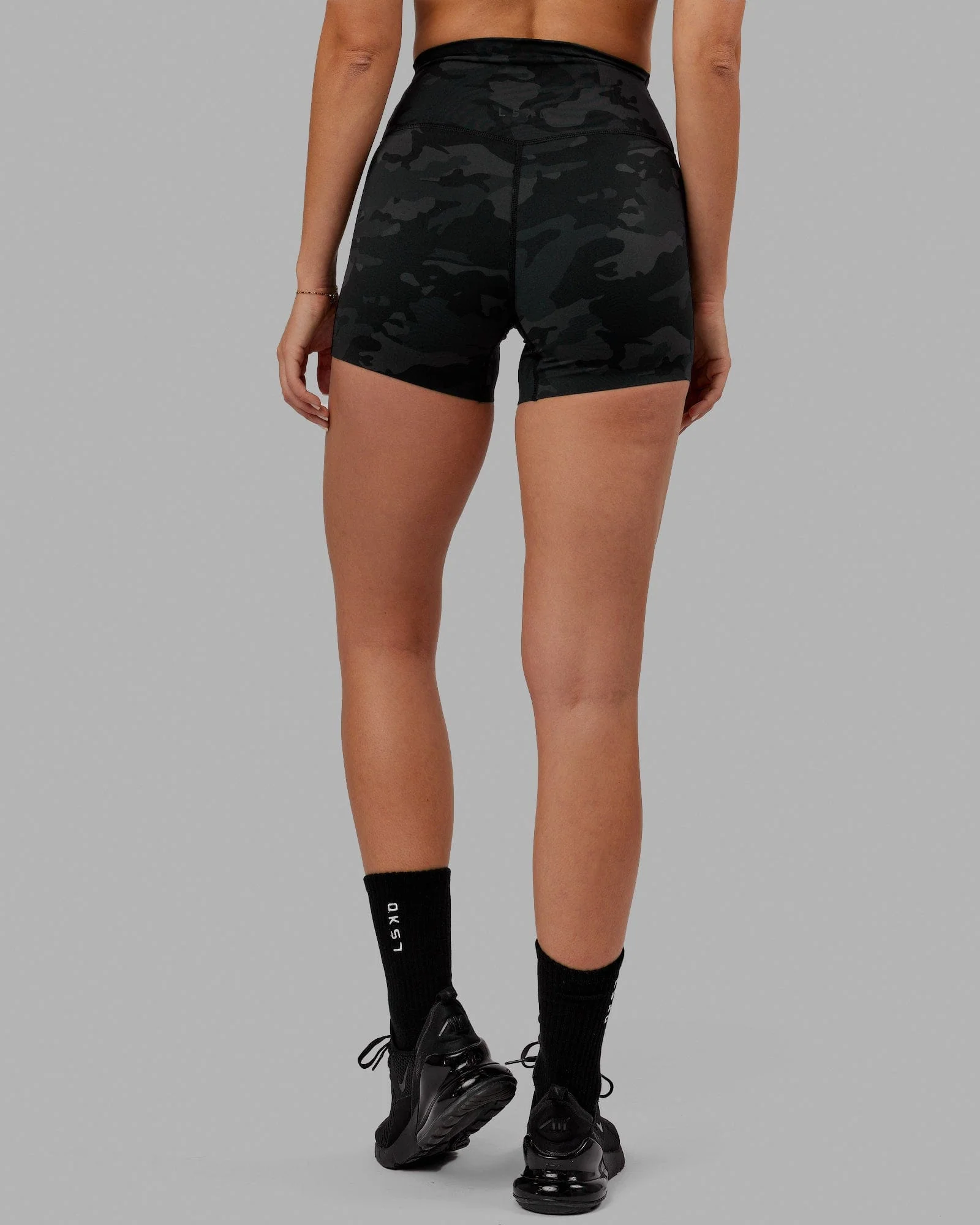 Elixir Ultra High-Rise 4" Short - Black Camo - Image 6
