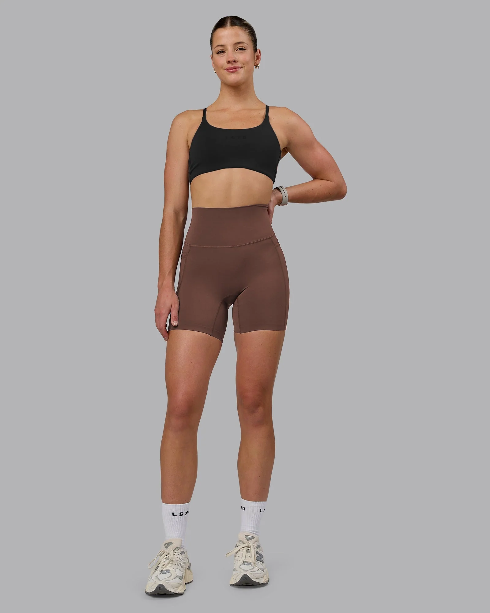 Elixir Ultra High-Rise 6" Short Pockets - Chocolate Martini