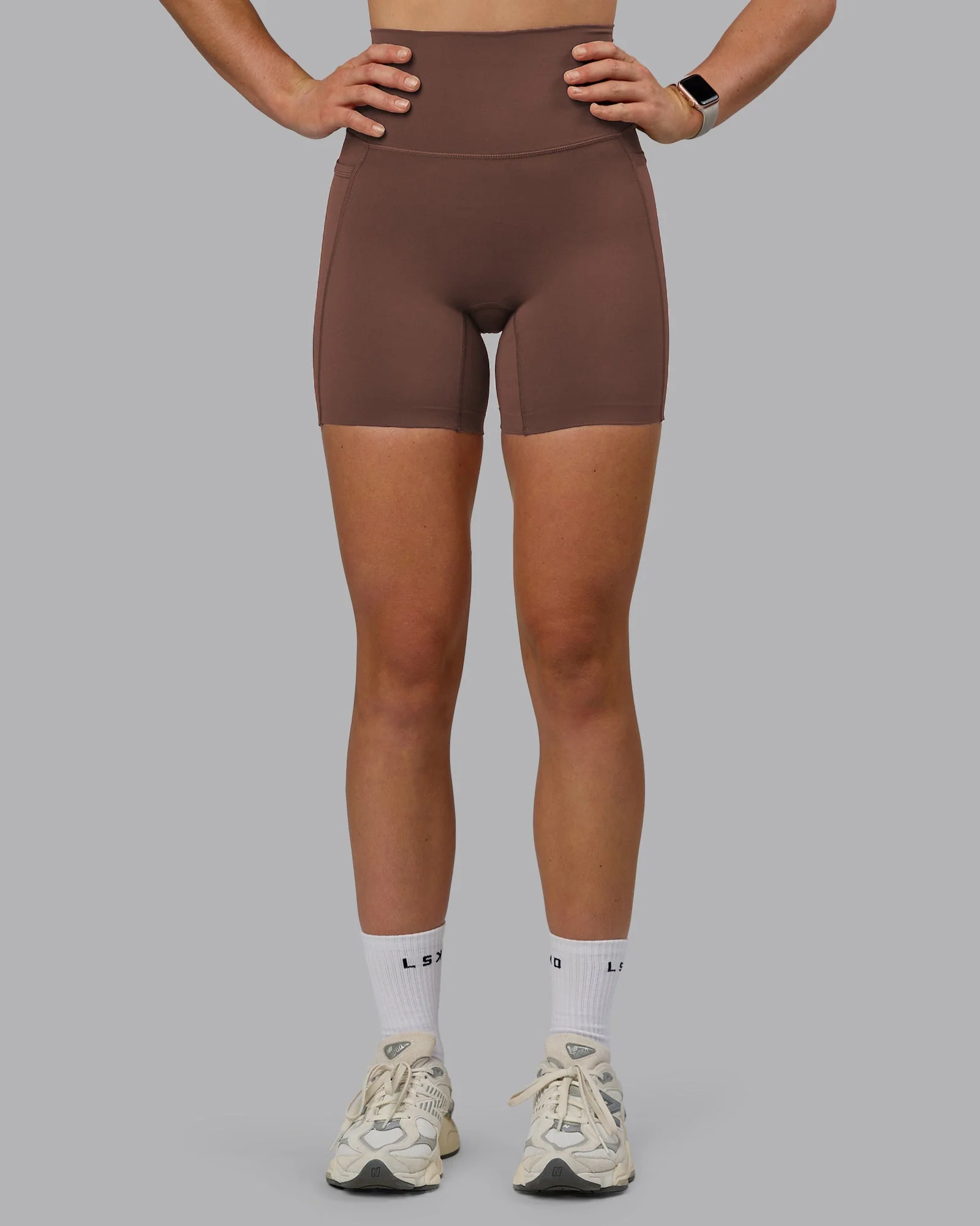 Elixir Ultra High-Rise 6" Short Pockets - Chocolate Martini - Image 6