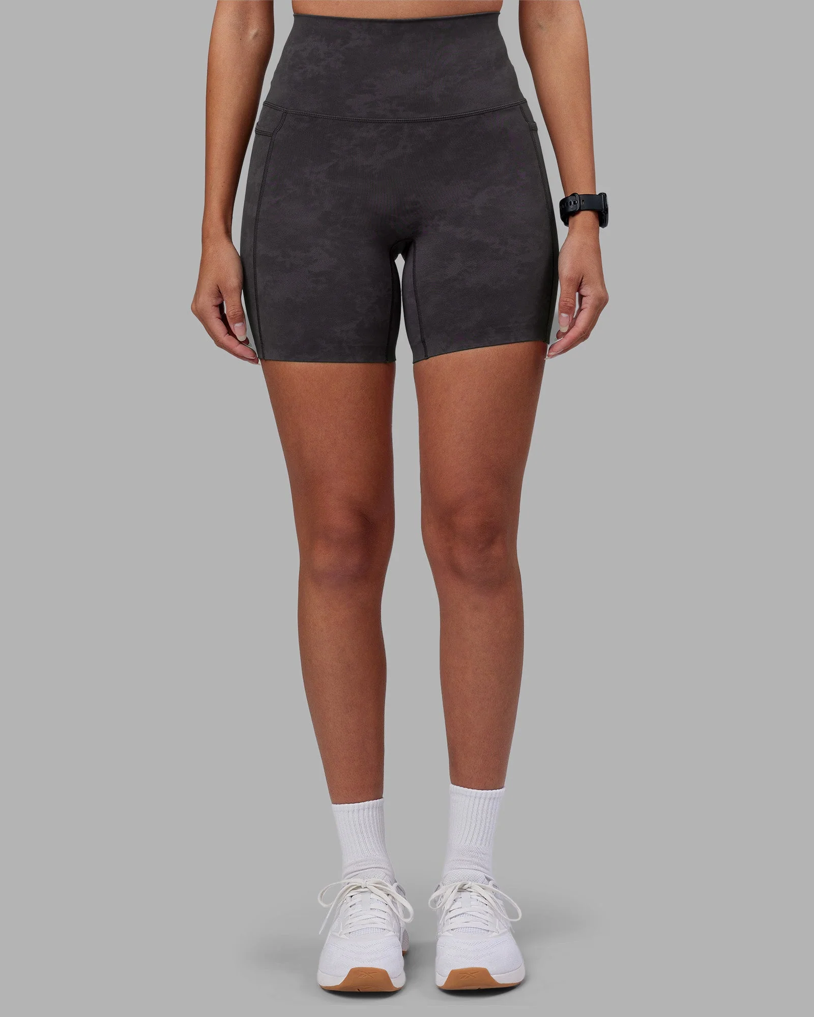 Elixir Ultra High-Rise 6" Short Pockets - Dark Storm Wash - Image 4