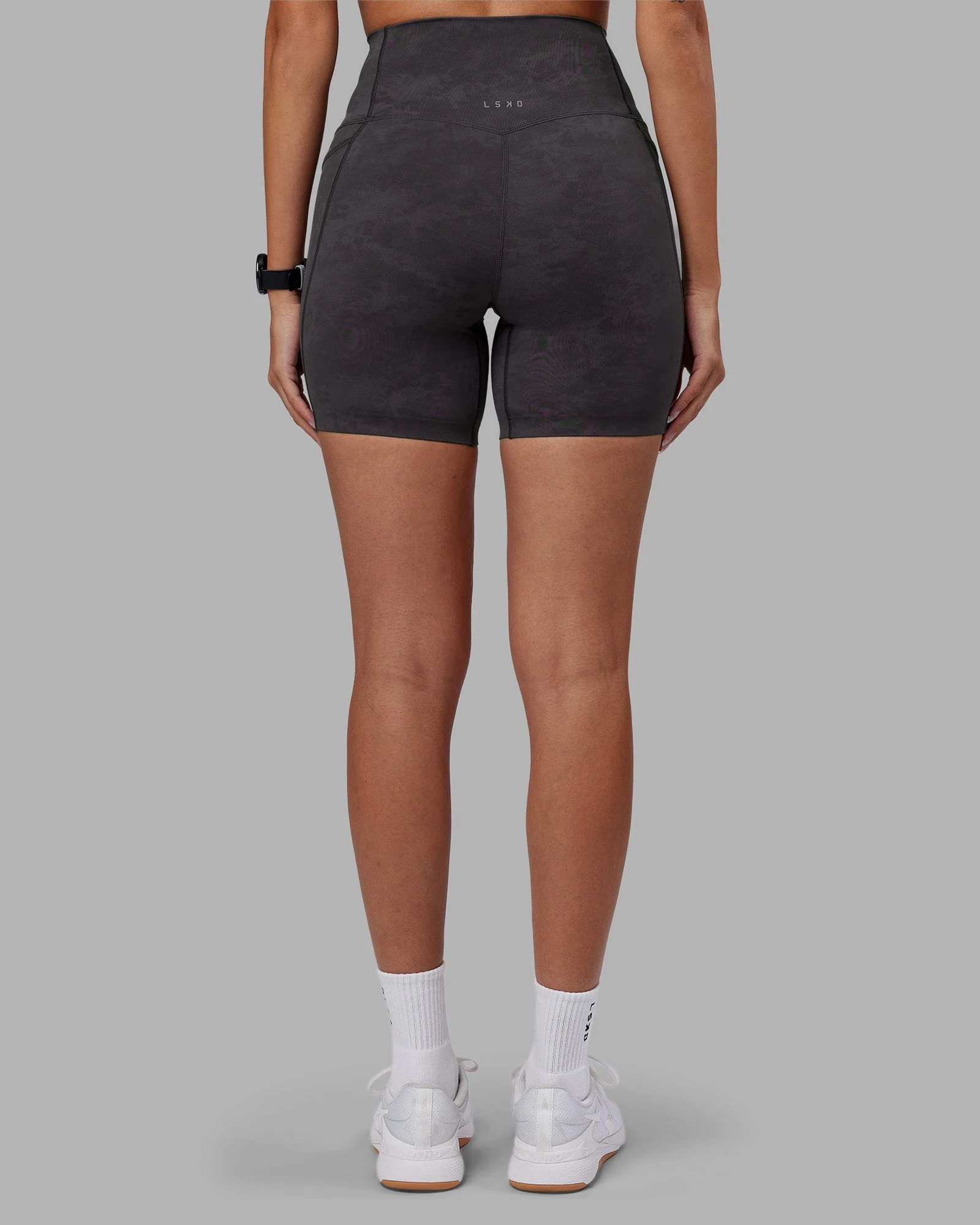 Elixir Ultra High-Rise 6" Short Pockets - Dark Storm Wash - Image 5
