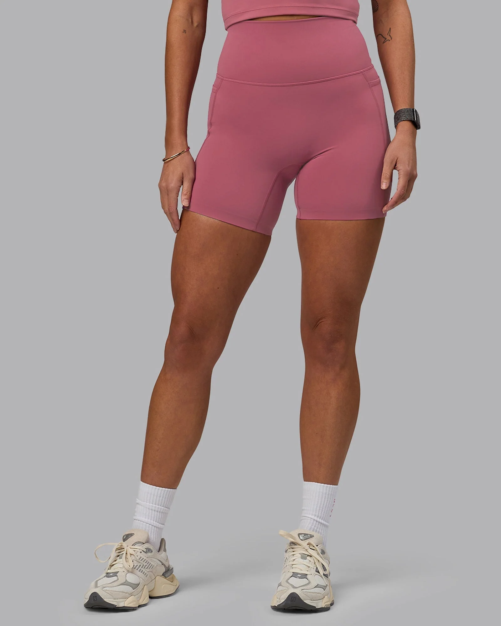 Elixir Ultra High-Rise 6" Short Pockets - Mauve Haze
