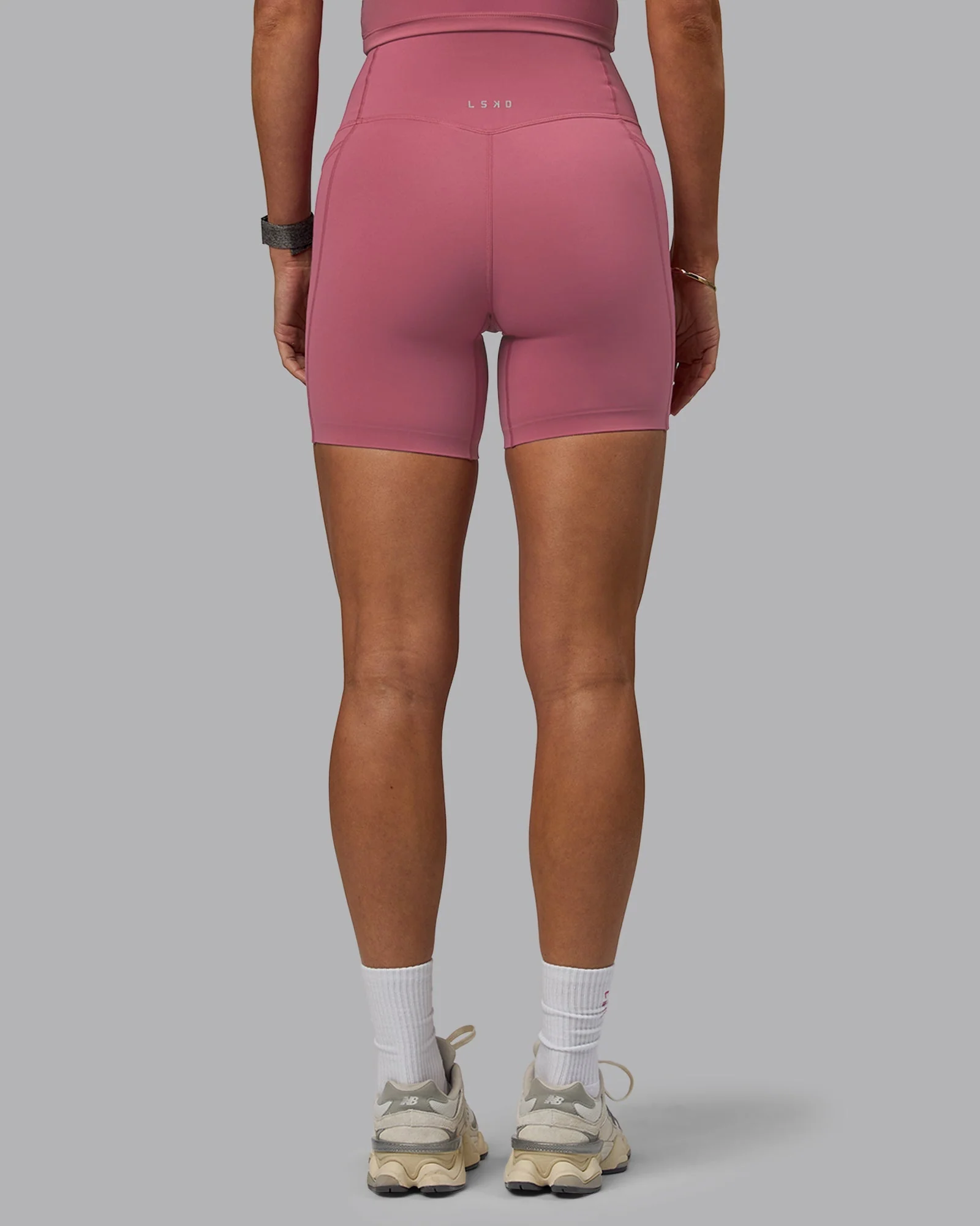 Elixir Ultra High-Rise 6" Short Pockets - Mauve Haze - Image 4
