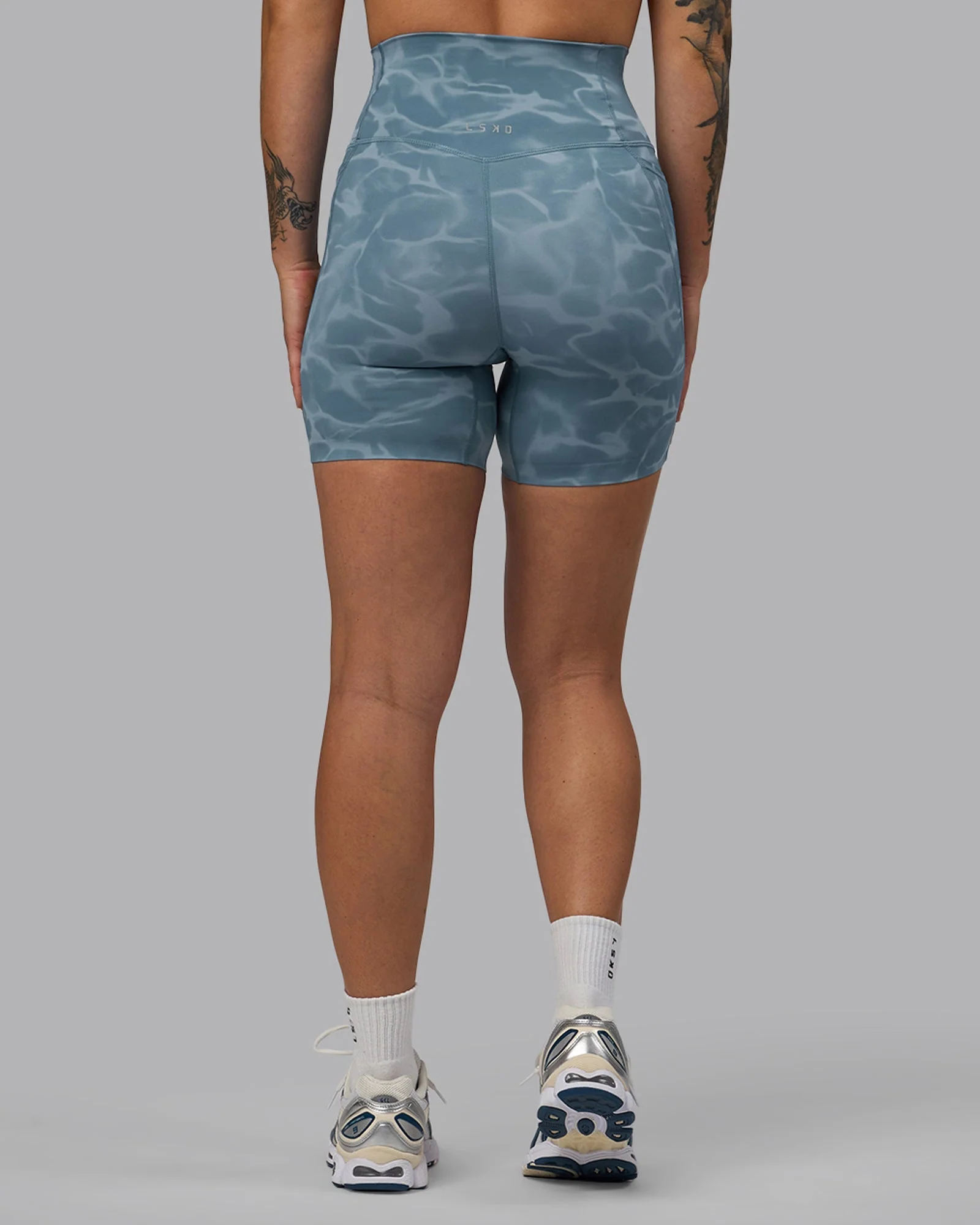 Elixir Ultra High-Rise 6" Short Pockets - Tranquil-Elemental Blue - Image 4