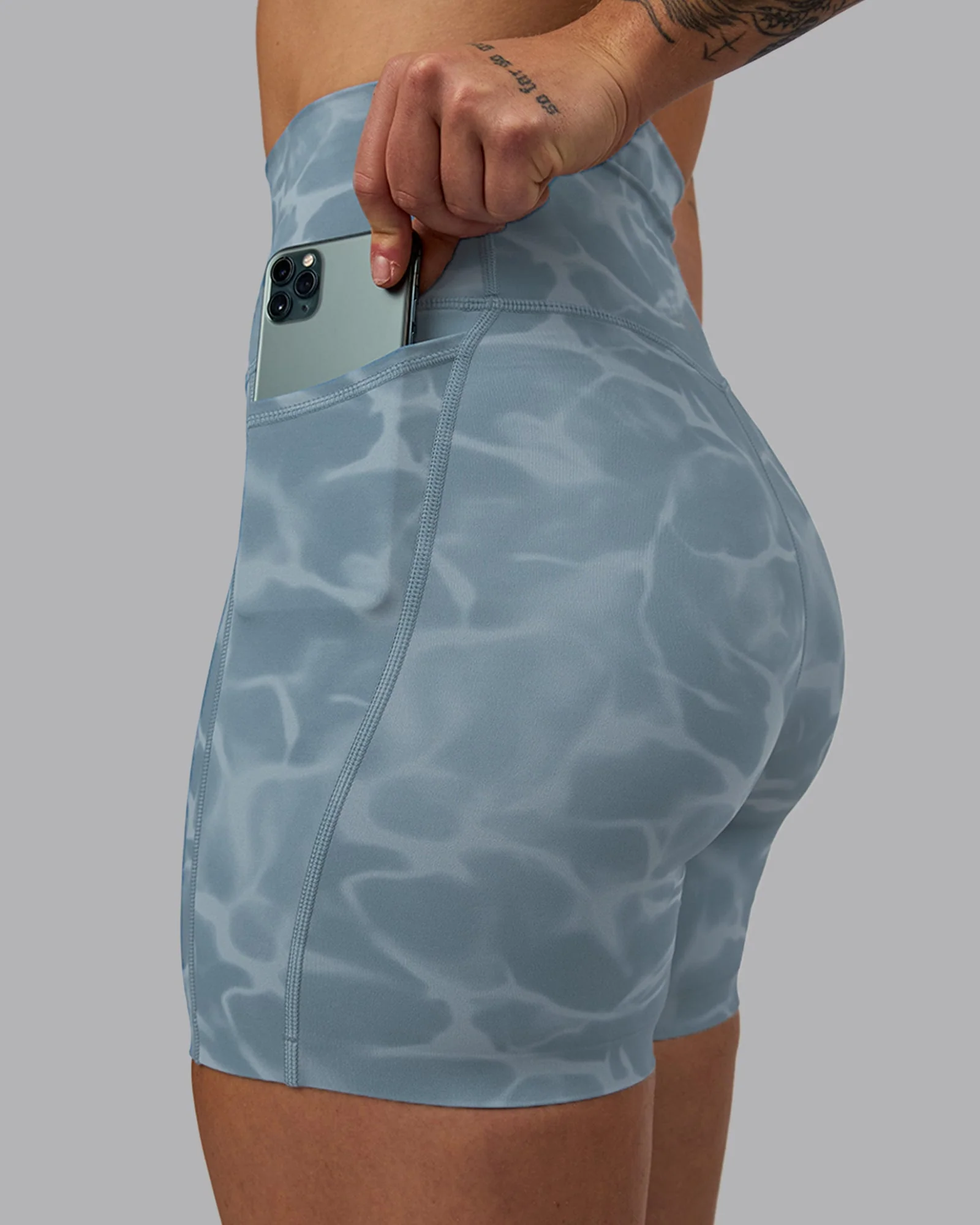 Elixir Ultra High-Rise 6" Short Pockets - Tranquil-Elemental Blue - Image 6