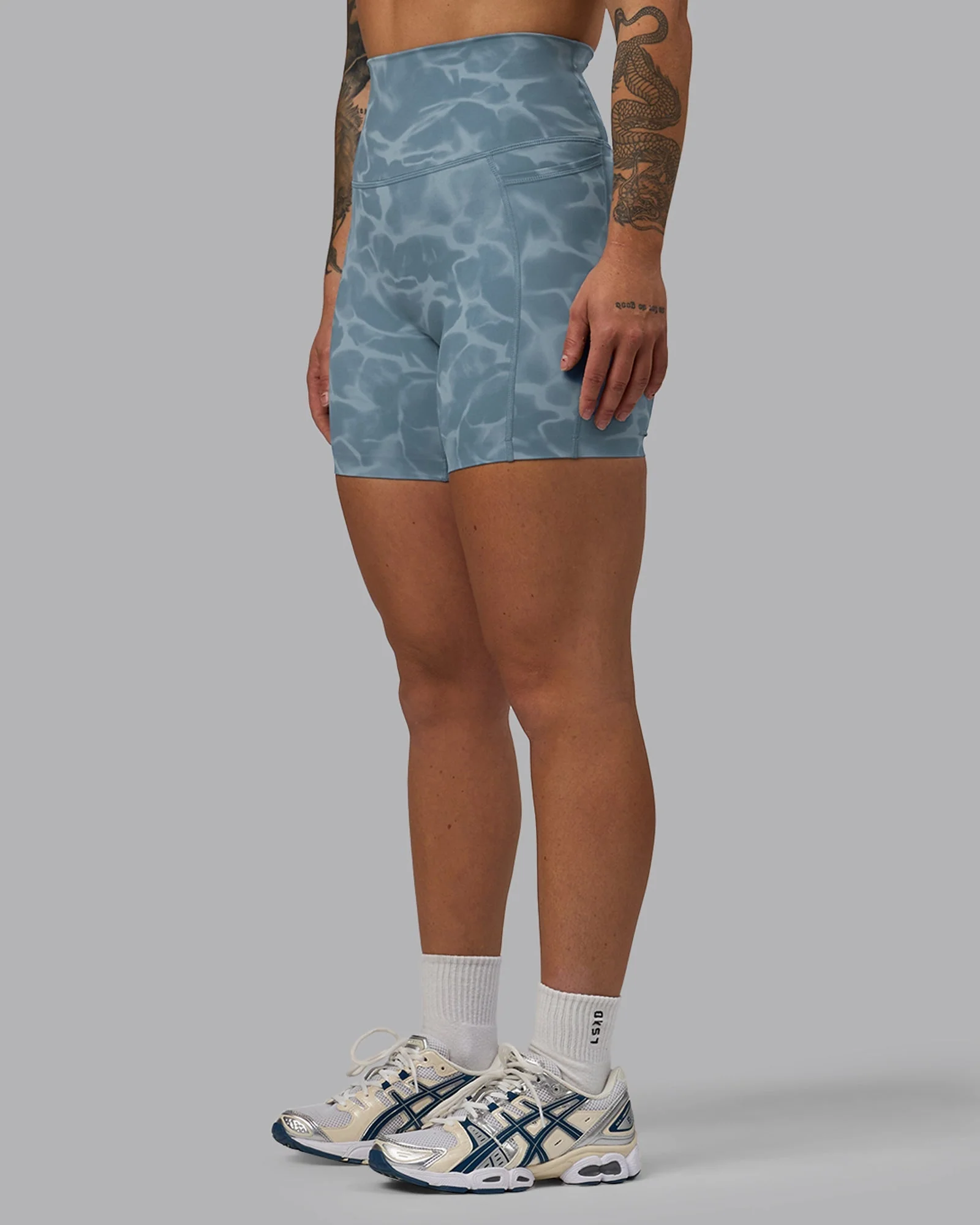 Elixir Ultra High-Rise 6" Short Pockets - Tranquil-Elemental Blue - Image 7