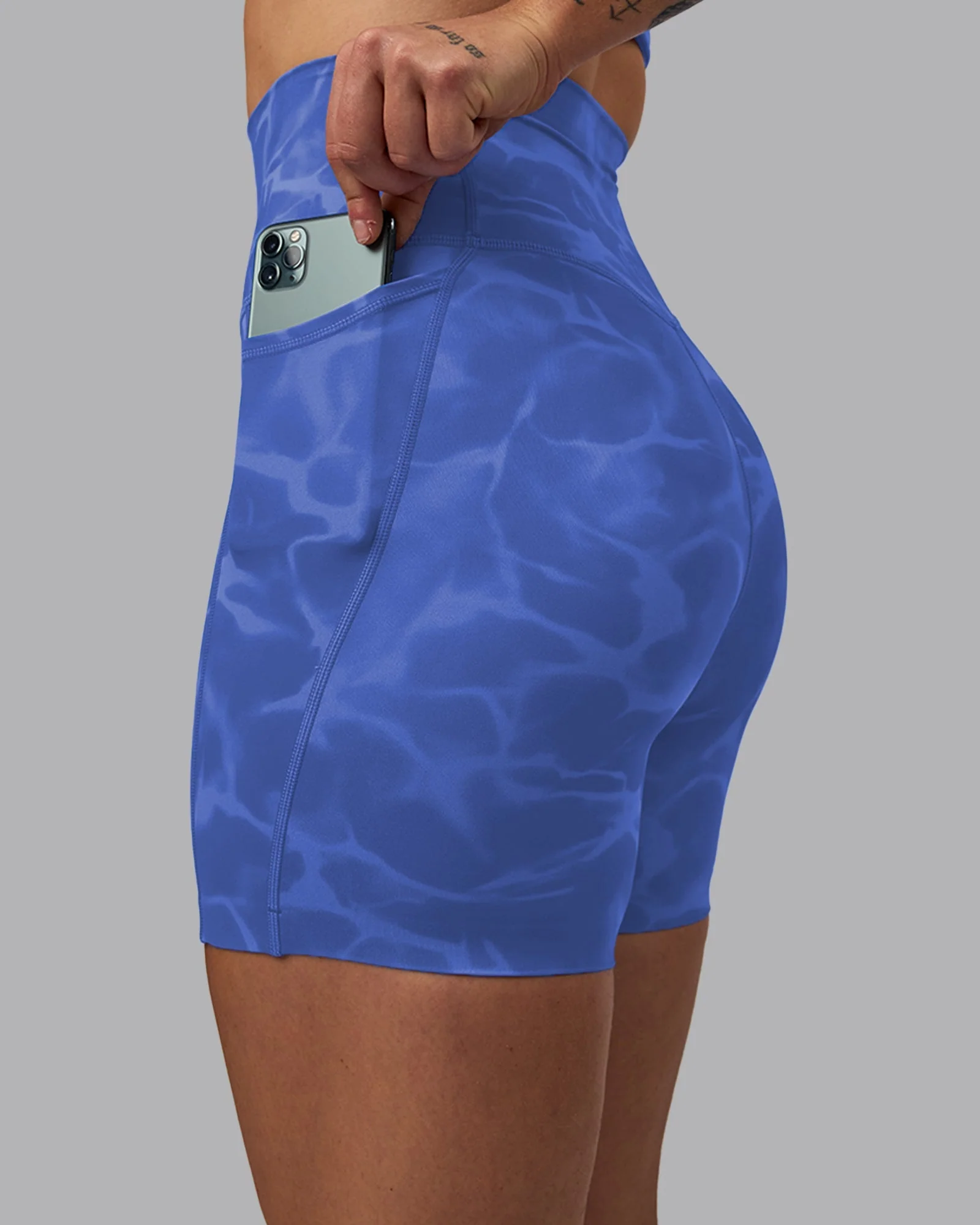 Elixir Ultra High-Rise 6" Short Pockets - Tranquil-Power Cobalt - Image 3
