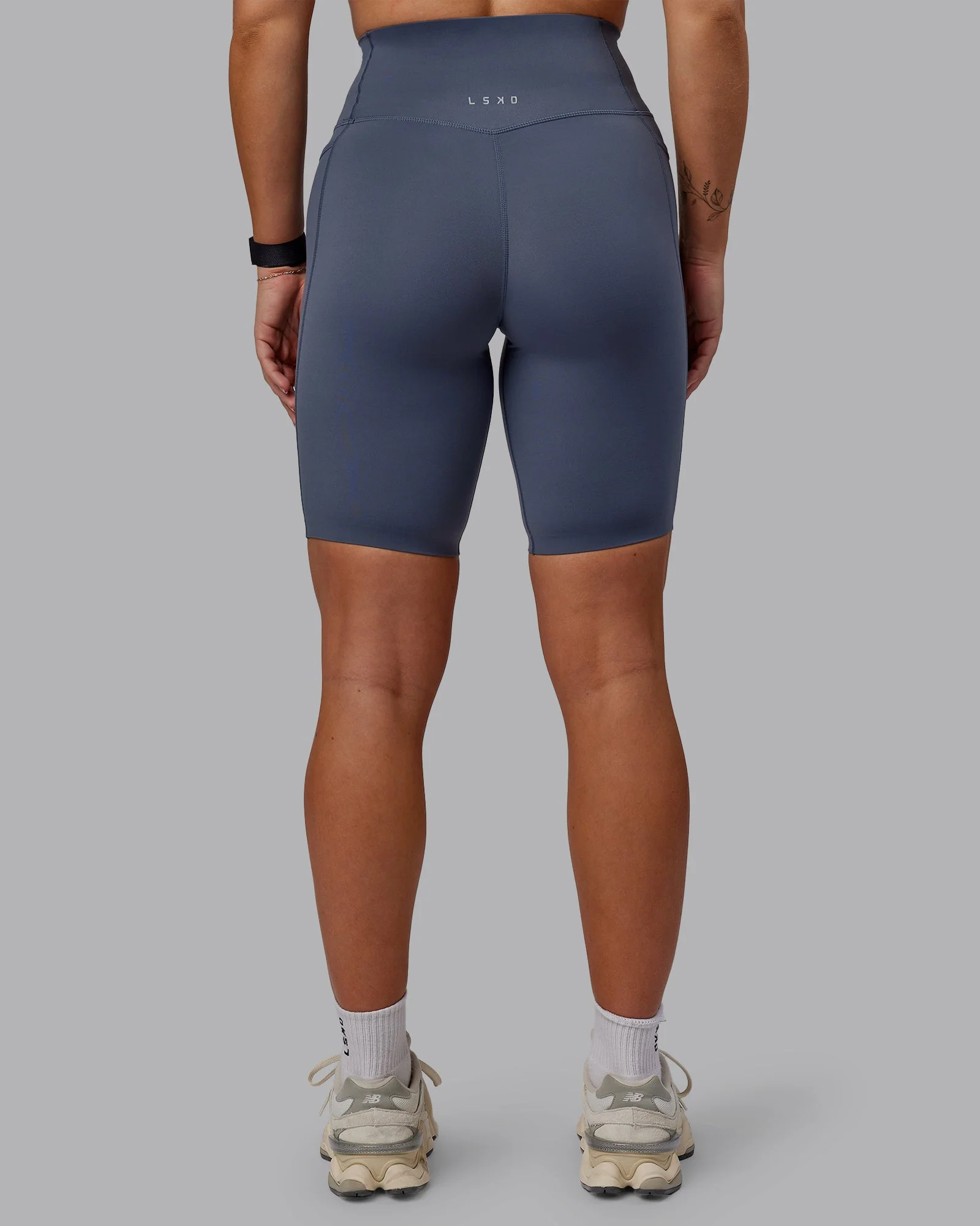 Elixir Ultra High-Rise 9" Short Pockets - Turbulence - Image 4