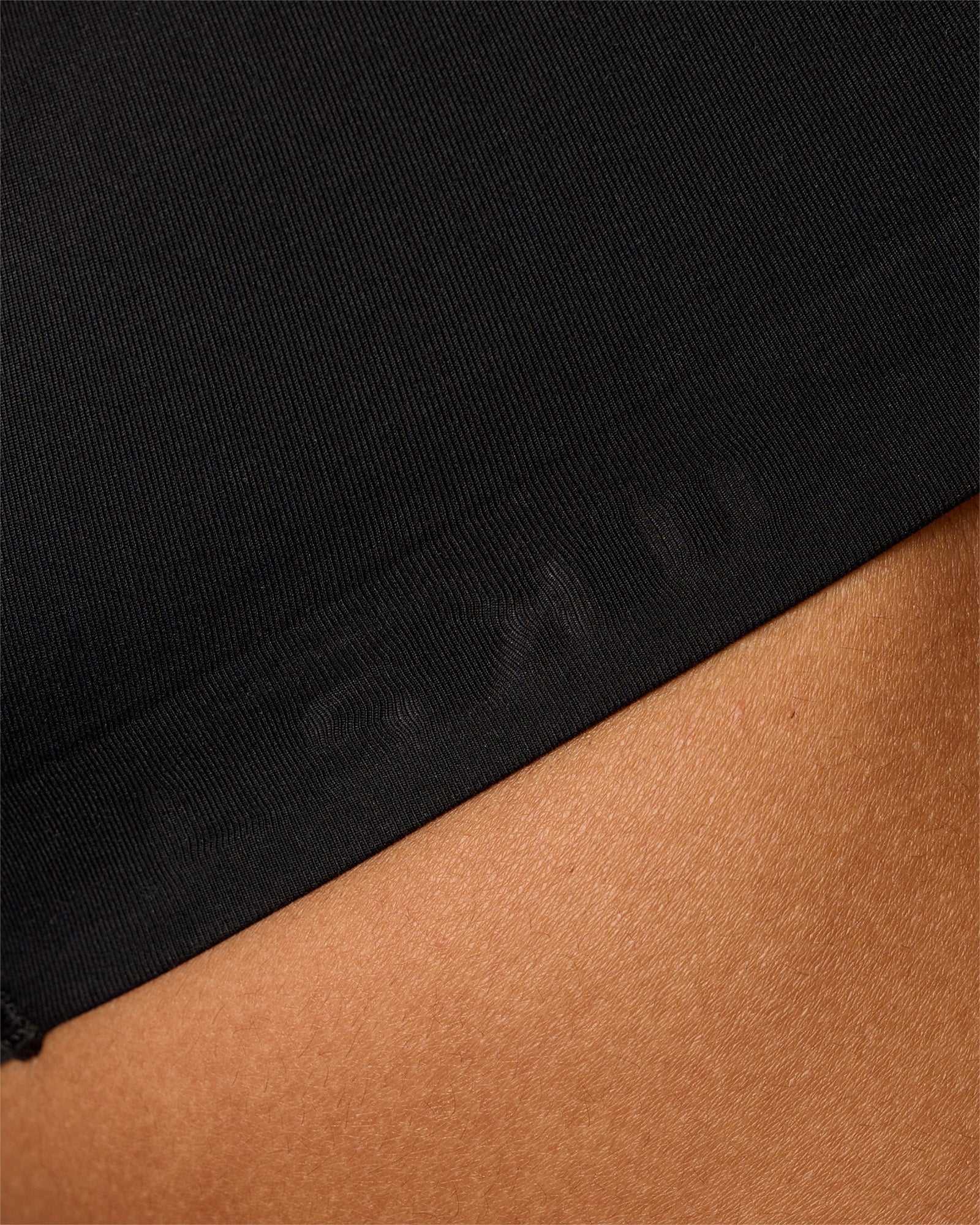 Flow Bonded Scoop Neck Sports Bra - Black - Image 3