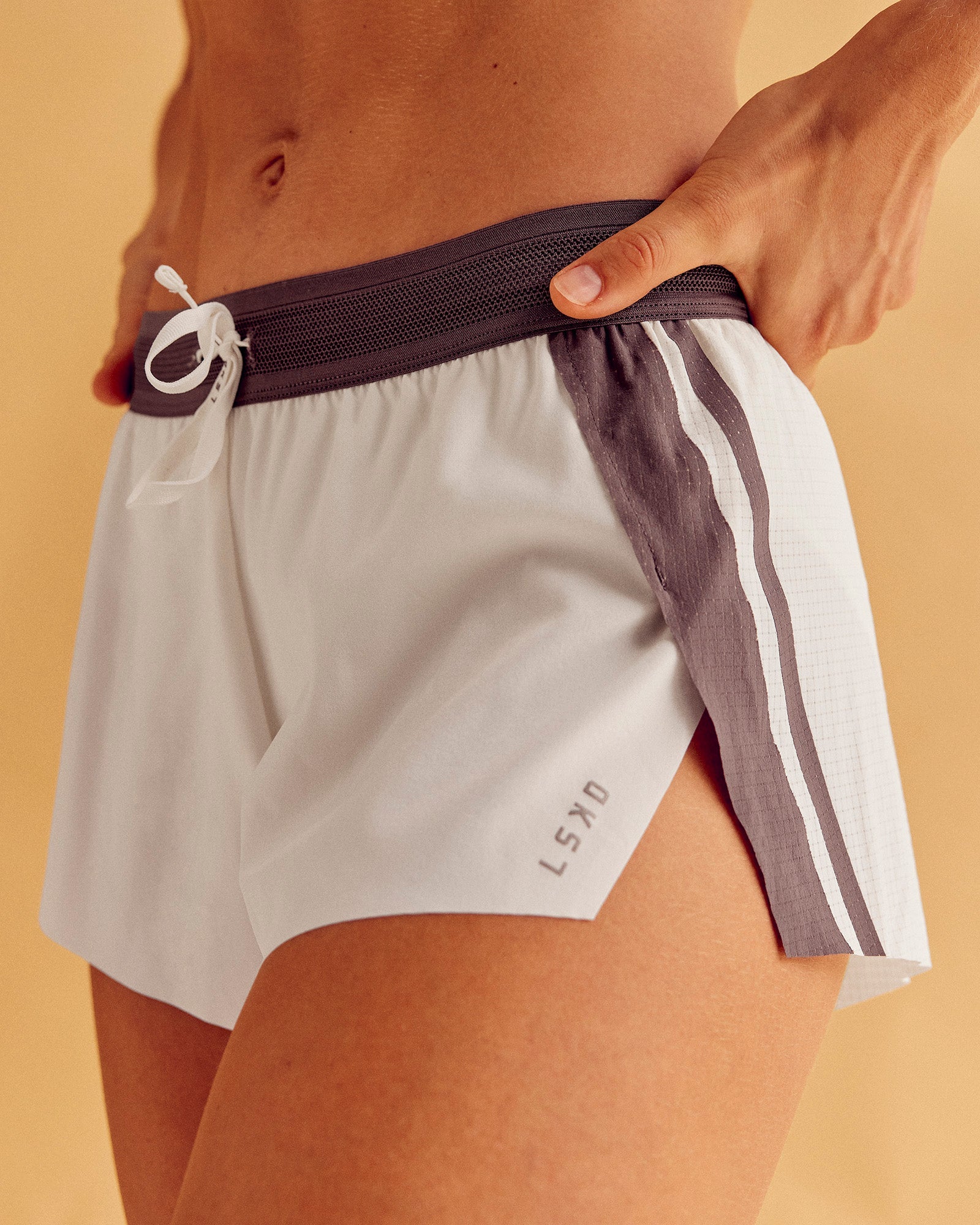Accelerate 3" Force Mid-Rise Running Short - Cocoa powder-Off White