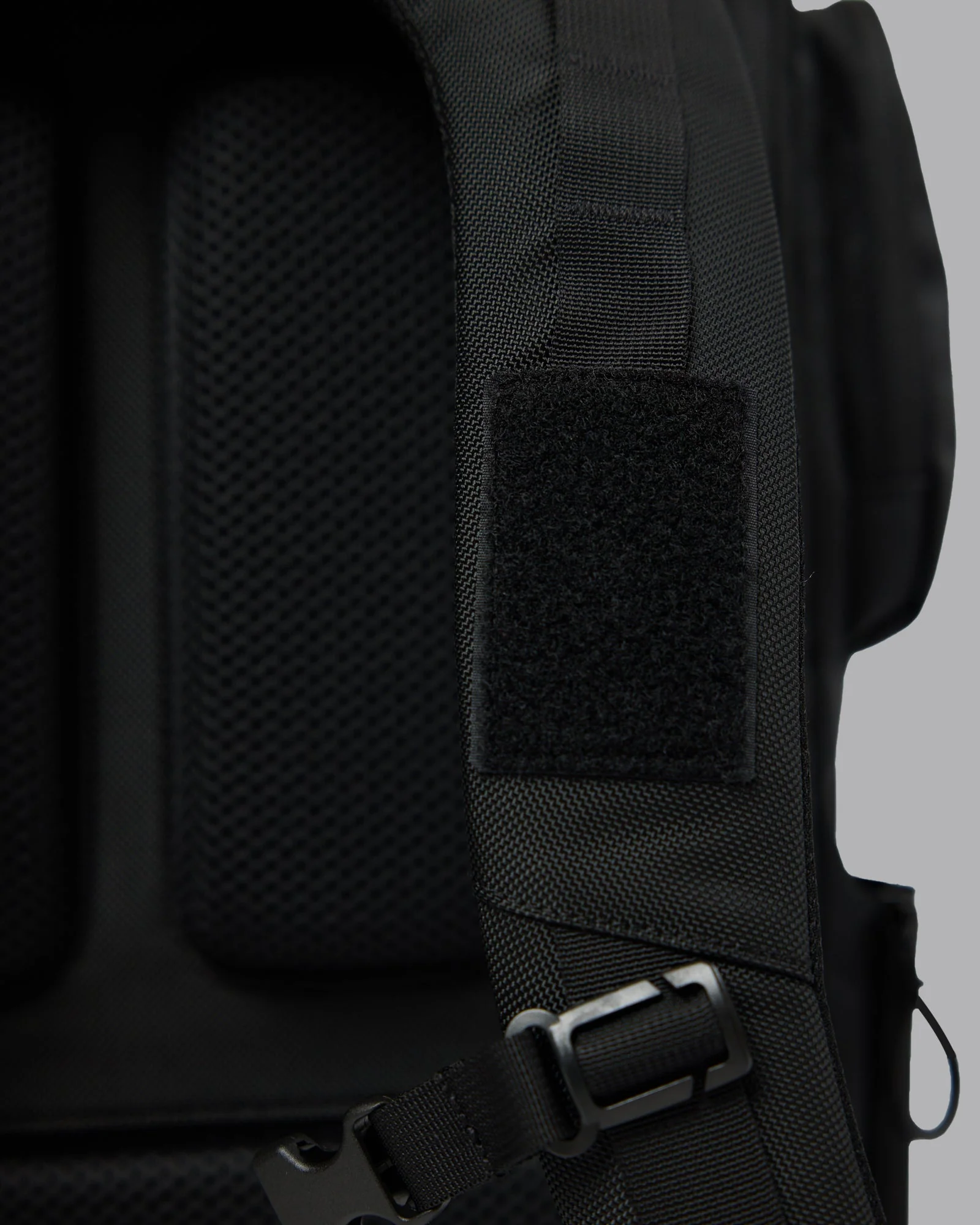 Functional Training Backpack 27L - Black - Image 12