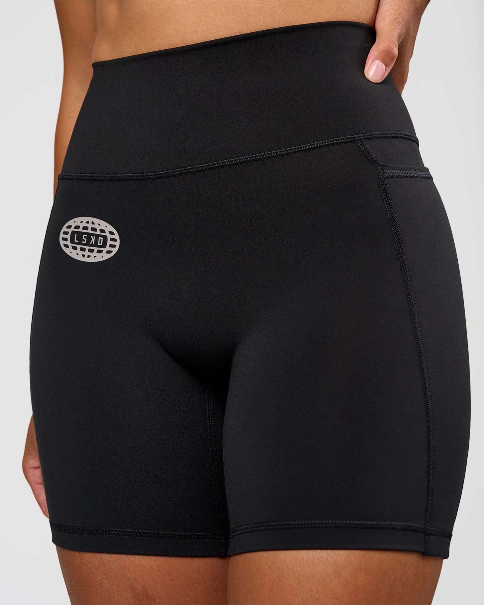 Fusion Hype Graphic Ultra High-Rise 6" Short Pockets - Black-Alloy - Image 8