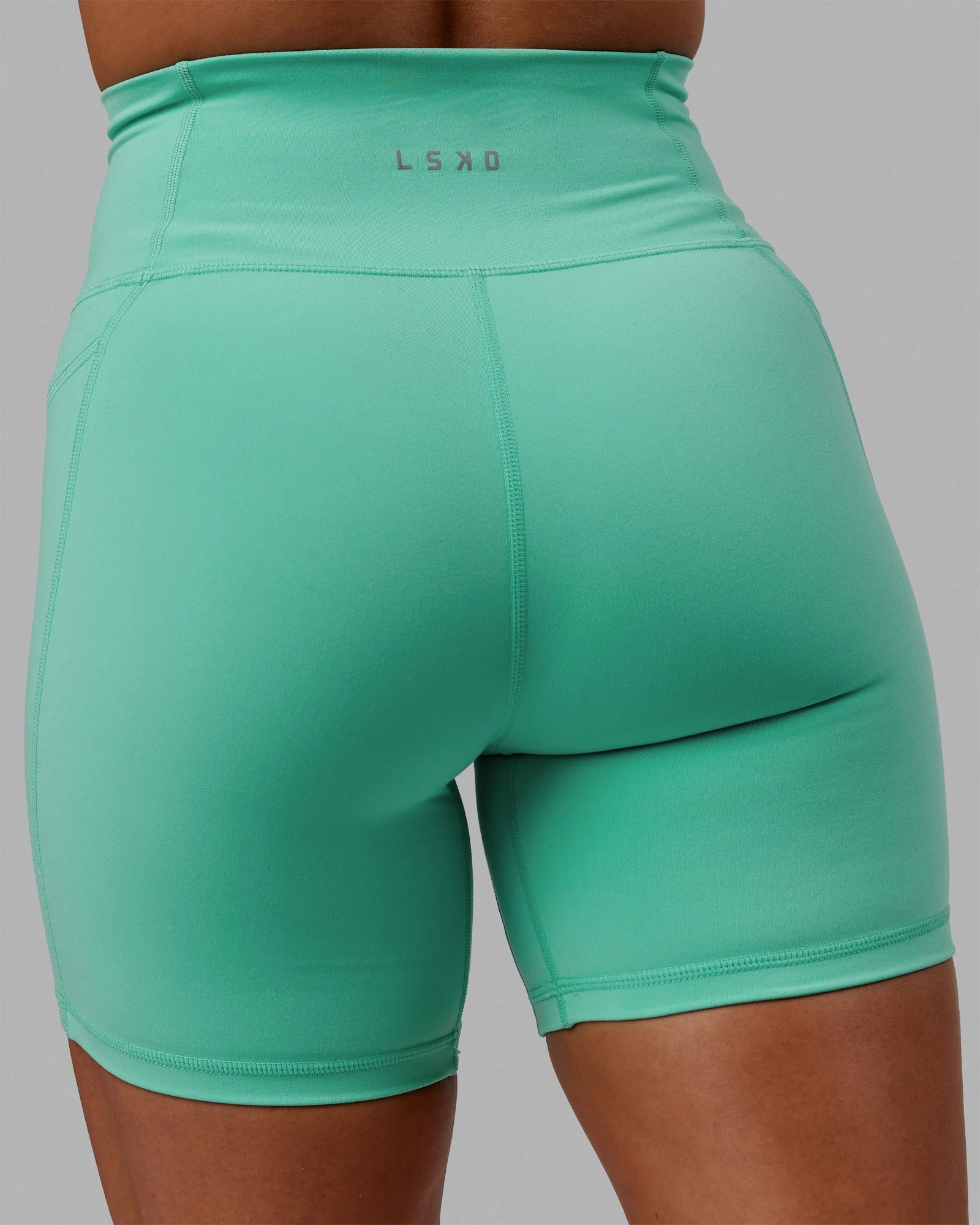 Fusion Ultra High-Rise 6" Short Pockets - Aquatic Awe - Image 10