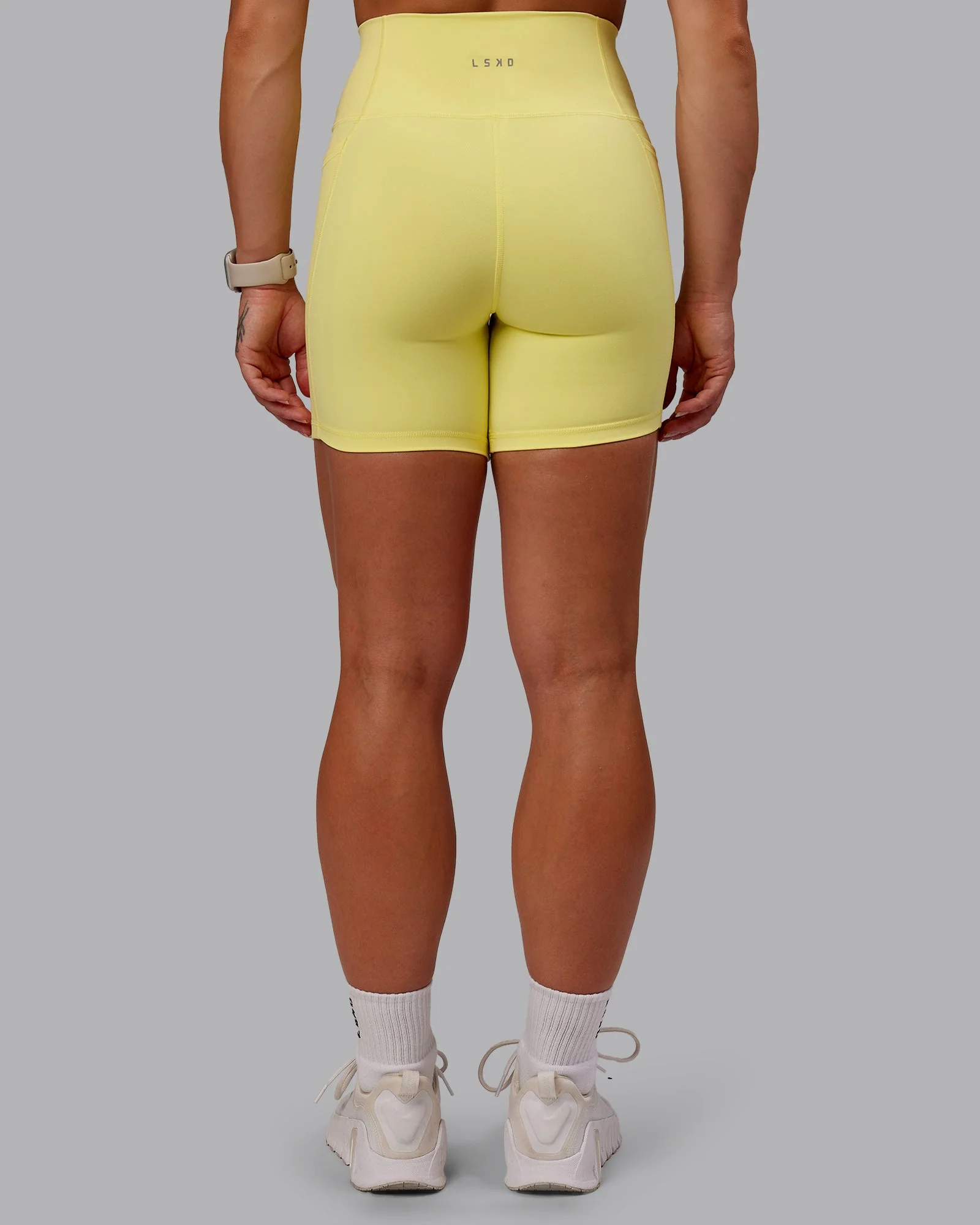 Fusion Ultra High-Rise 6" Short Pockets - Lemon Fizz - Image 4