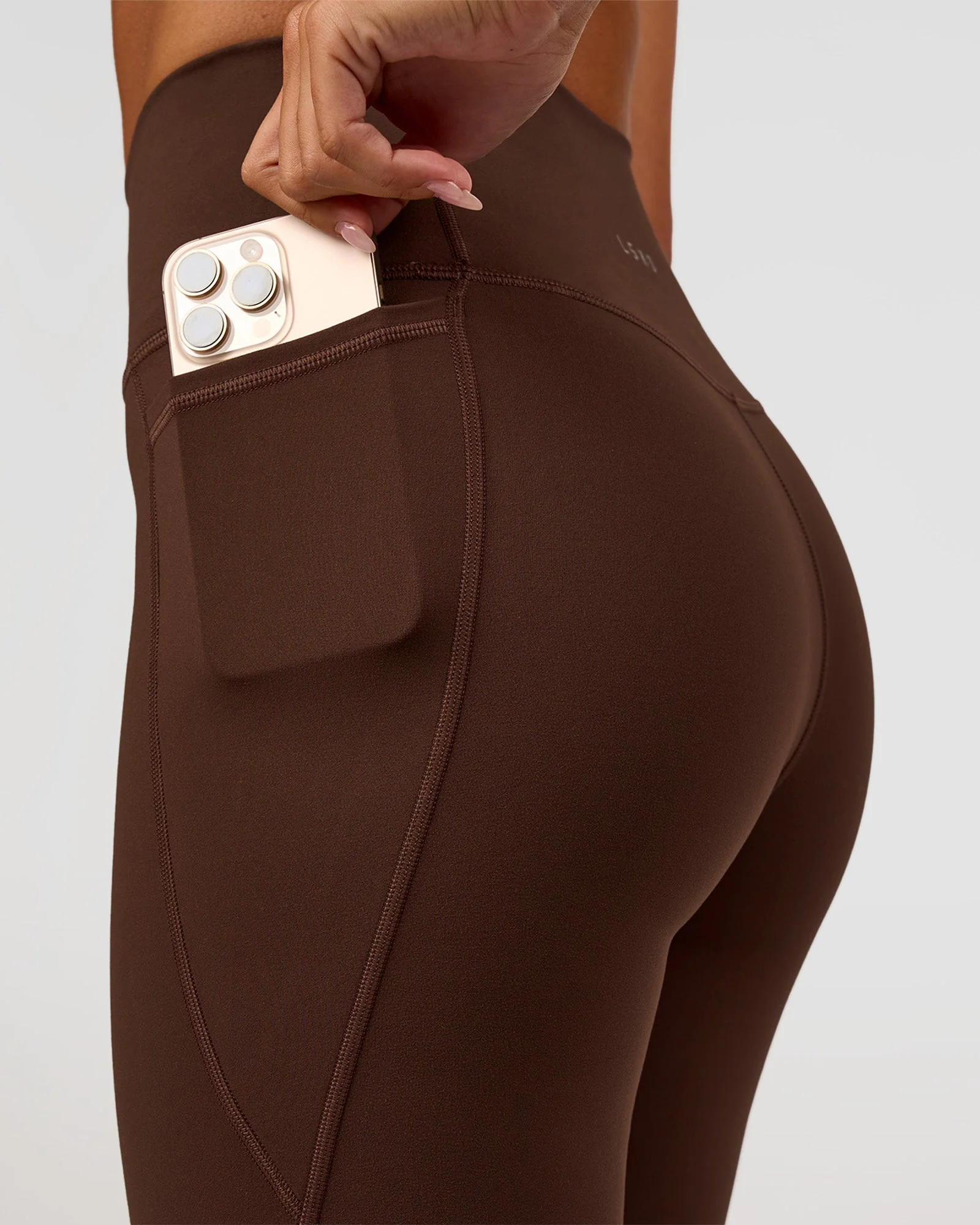 Fusion Ultra High-Rise 9" Short Pockets - Hot Chocolate - Image 2