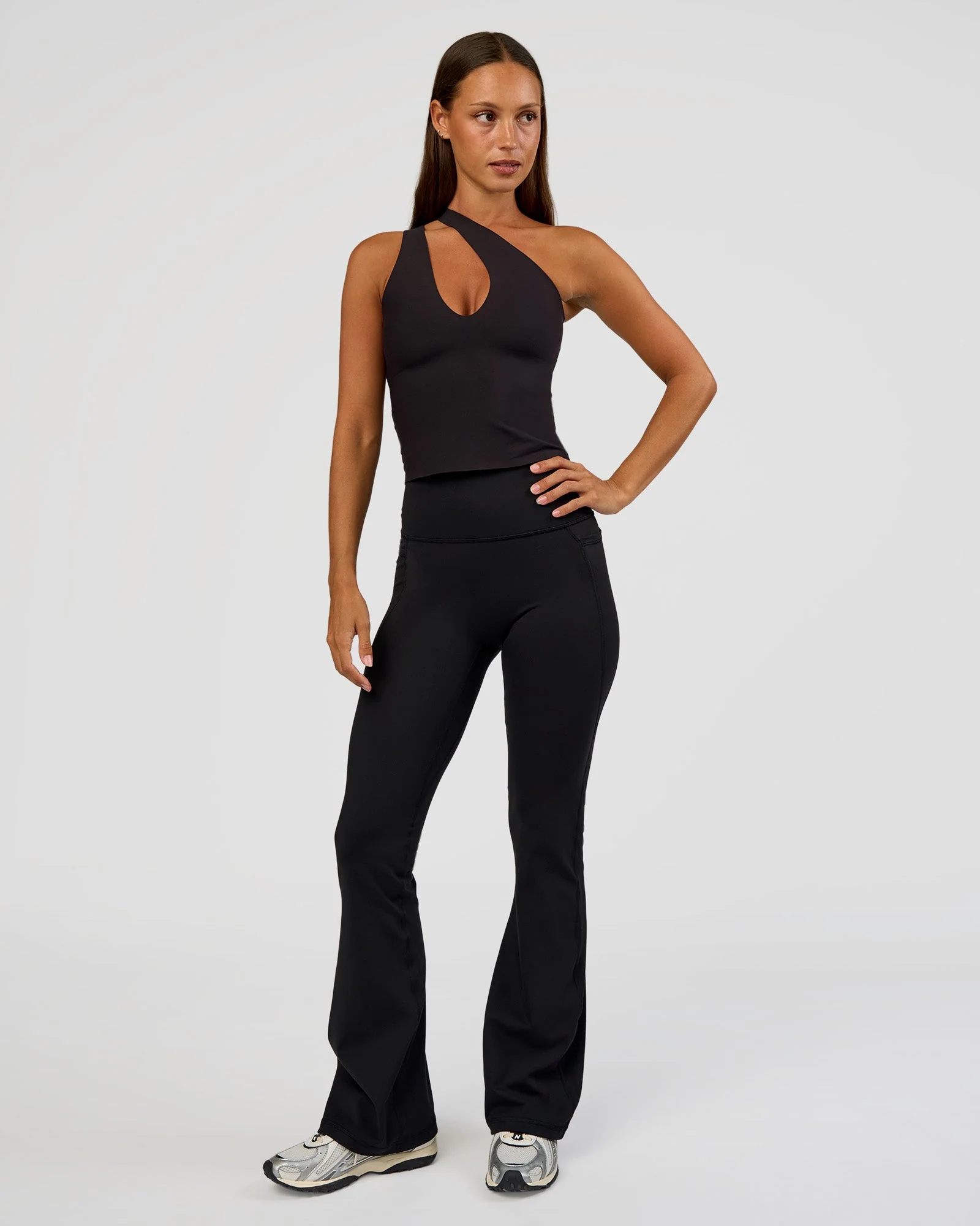 Fusion Ultra High-Rise Flared Petite Legging Pockets - Black