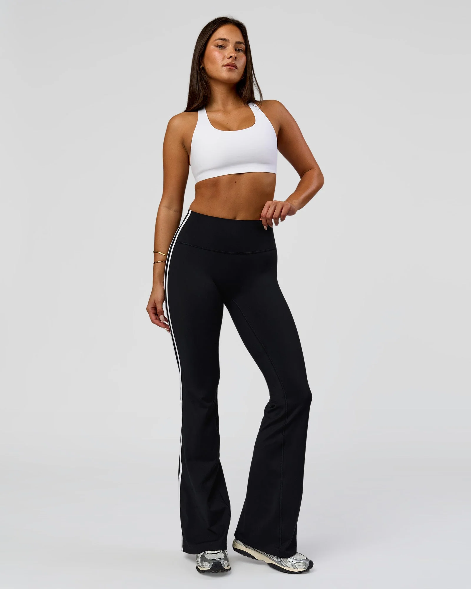 Fusion V-Contour Bind High-Rise Flared Legging - Black-white - Image 3