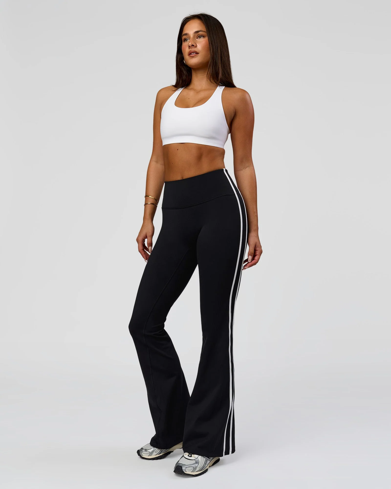 Fusion V-Contour Bind High-Rise Flared Legging - Black-white - Image 7