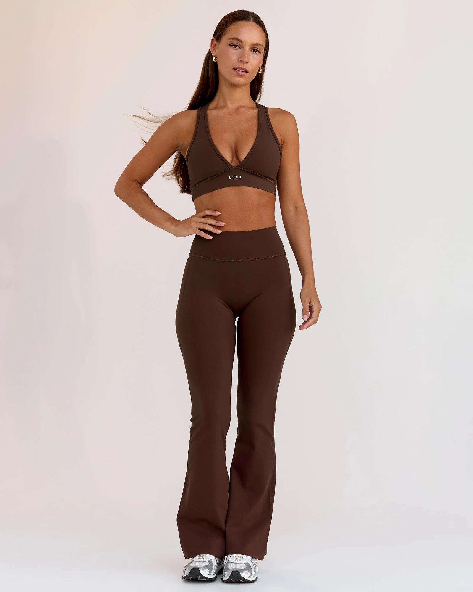 Fusion V-Contour High-Rise Flared Petite Legging Pockets - Hot Chocolate - Image 10