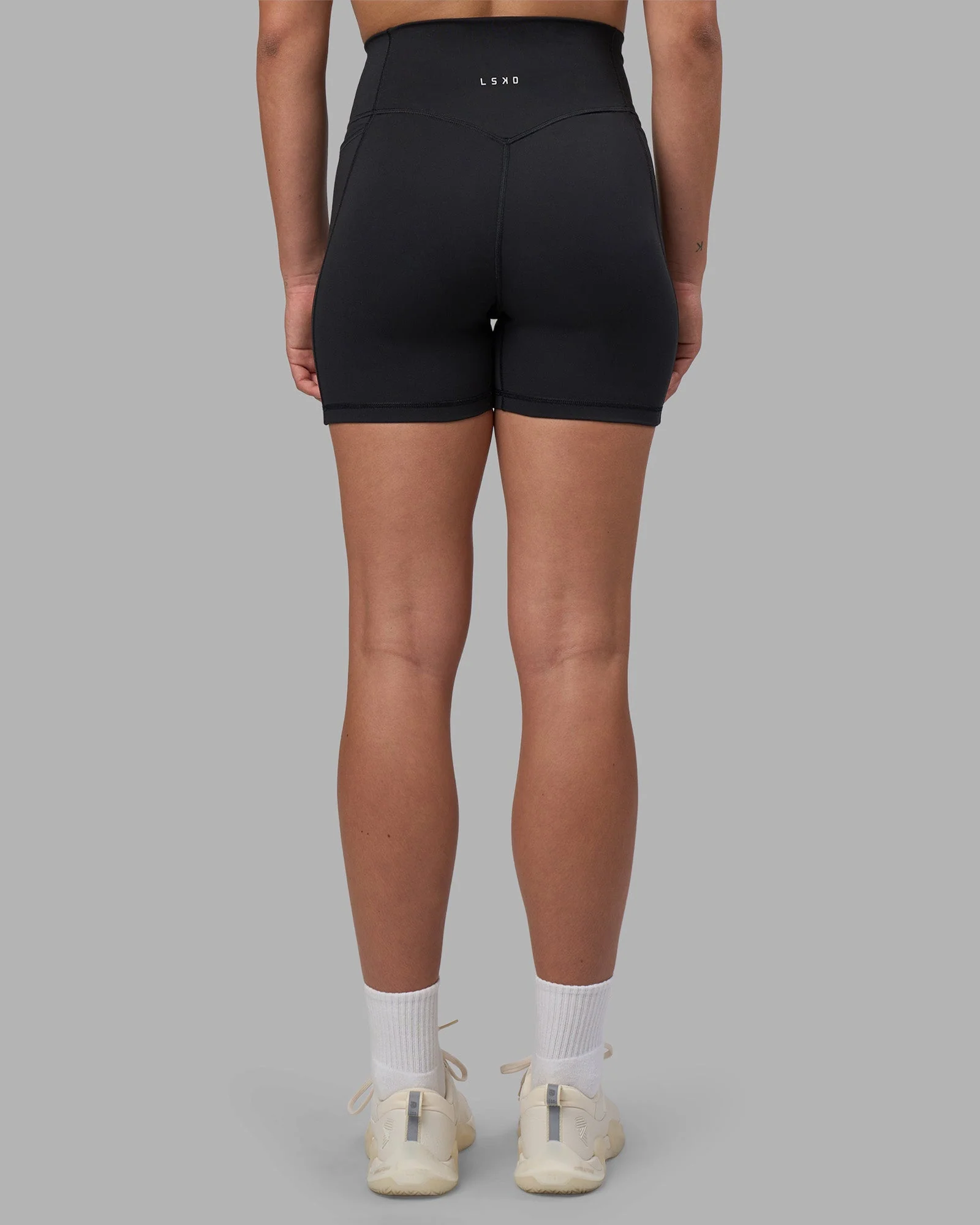 Fusion V-Contour Ultra High-Rise 4" Short Pockets - Black - Image 8