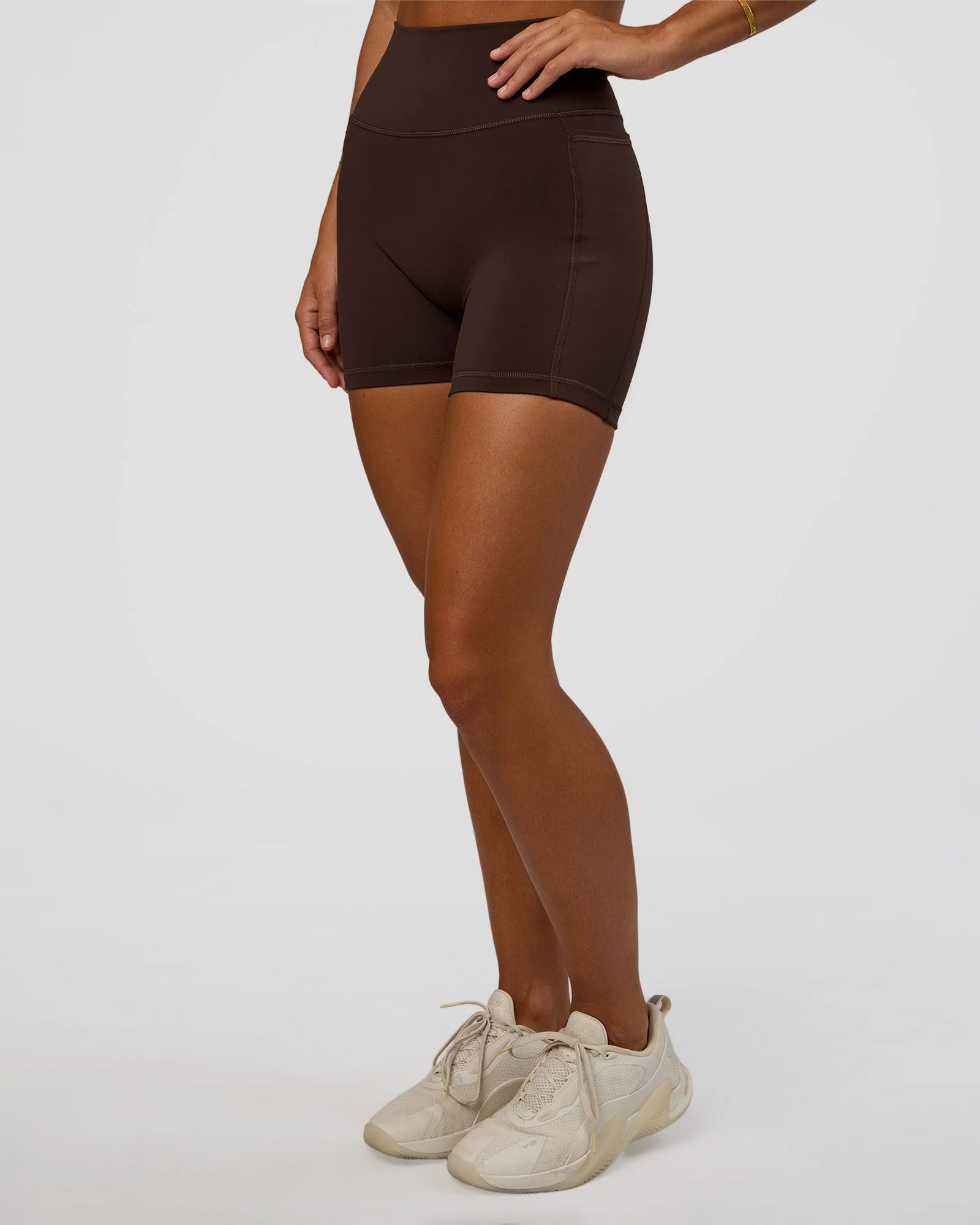 Fusion V-Contour Ultra High-Rise 4' Short Pockets - Hot Chocolate