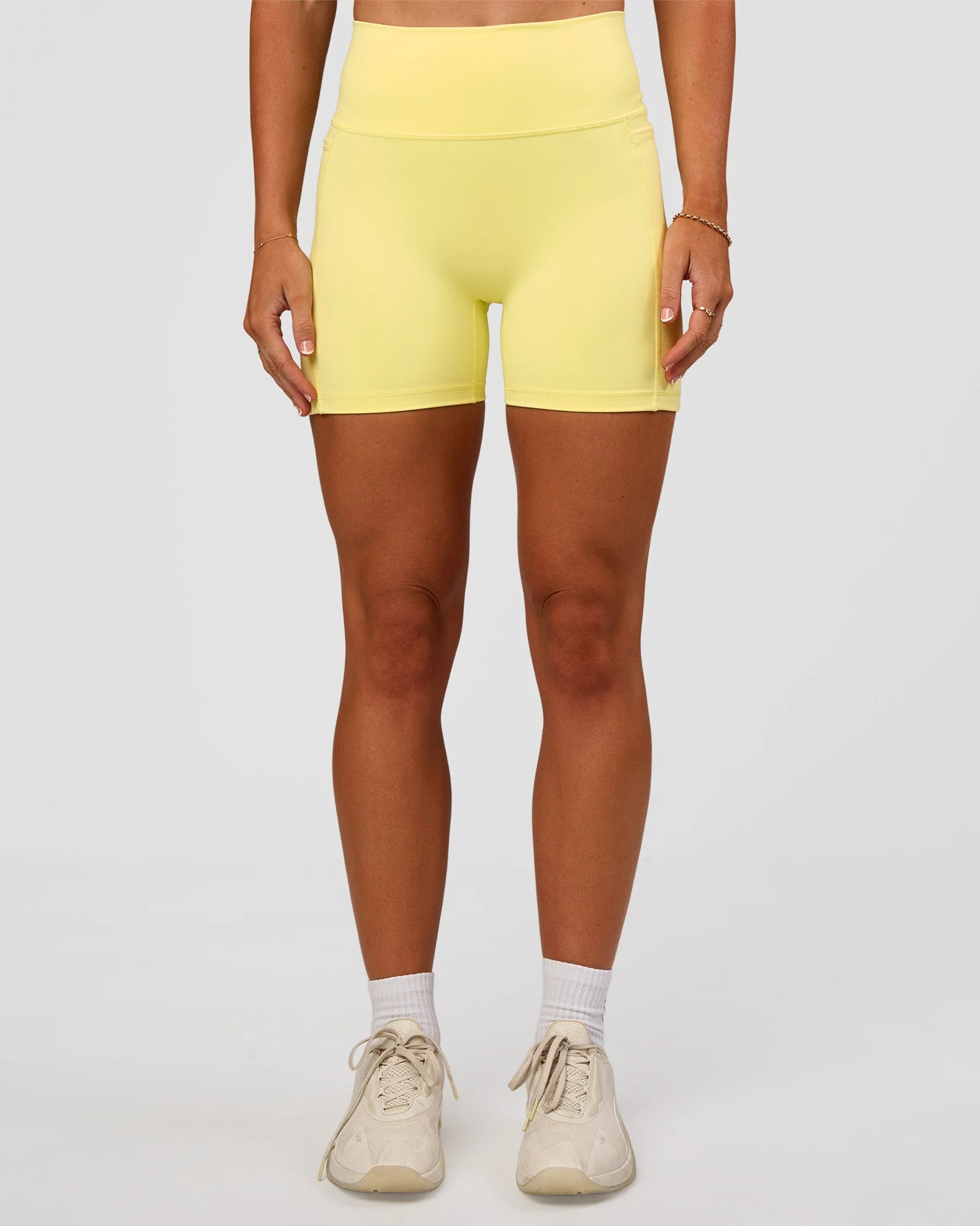 Fusion V-Contour Ultra High-Rise 4' Short Pockets - Yellow Fizz - Image 3
