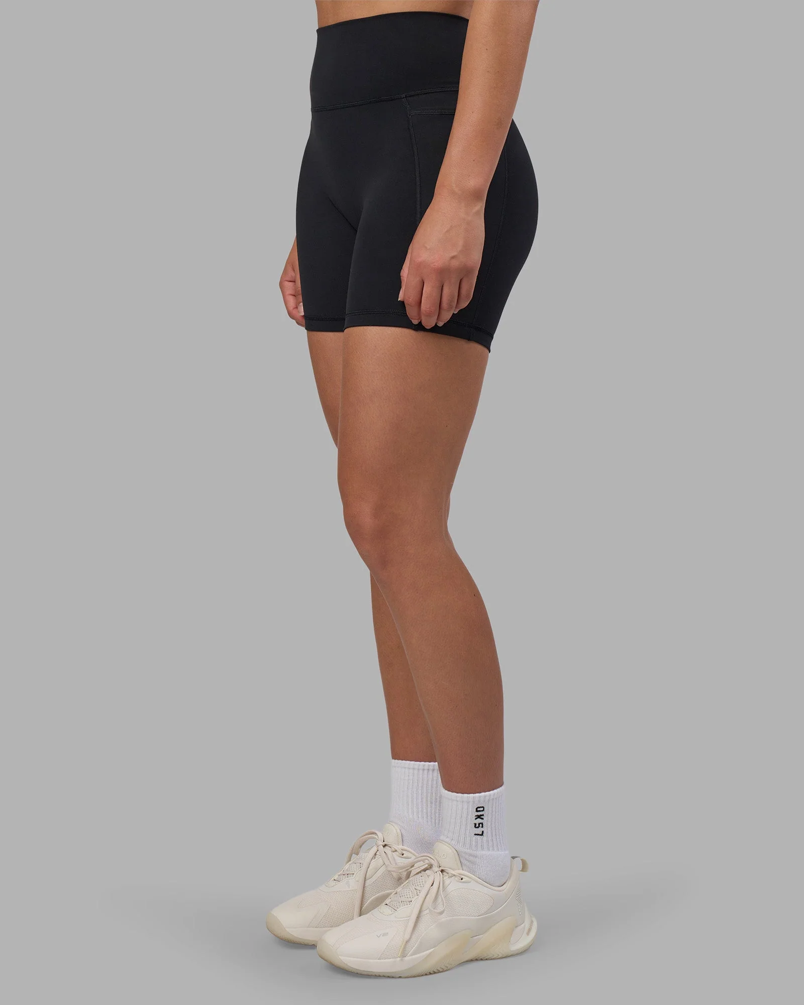 Fusion V-Contour Ultra High-Rise 6" Short Pockets - Black - Image 4