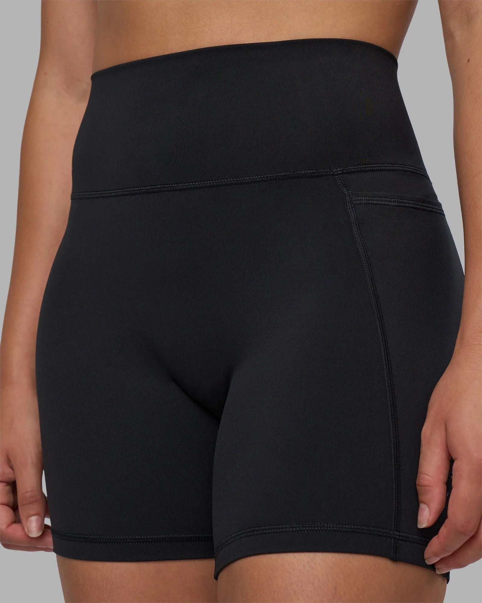 Fusion V-Contour Ultra High-Rise 6" Short Pockets - Black - Image 7