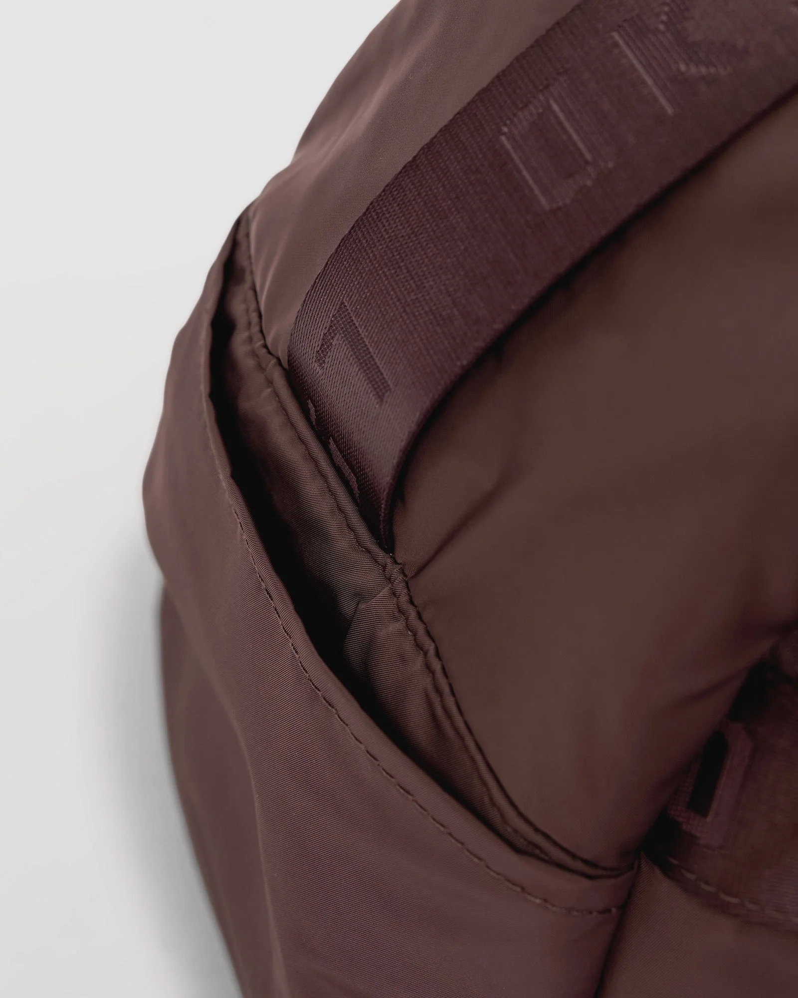 Go-To Duffle Bag - Cocoa Powder - Image 12