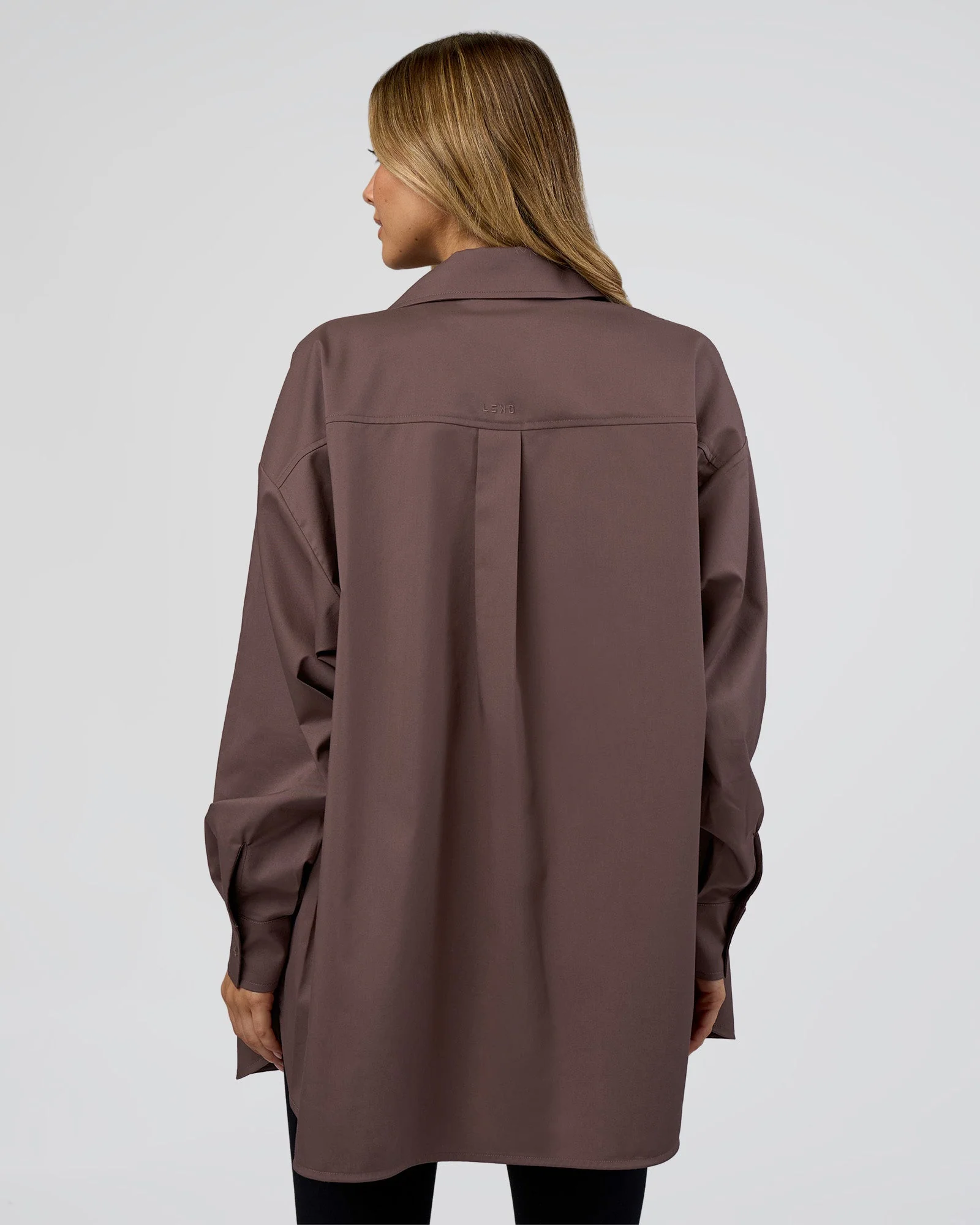 Go-To Oversized Shirt - Cocoa - Image 11