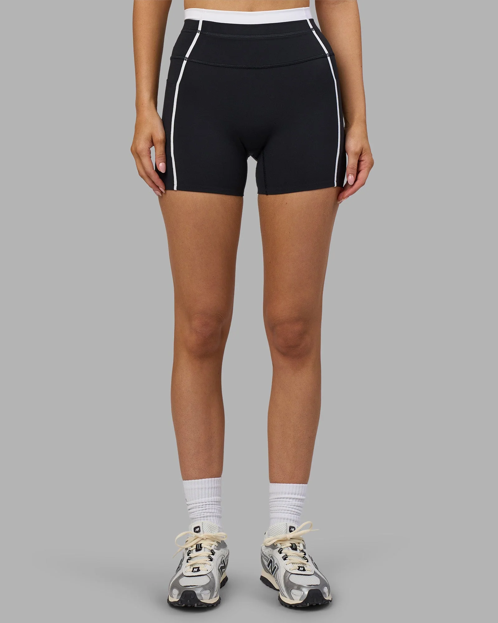 Liberate Contrast High-Rise 4" Short Pockets - Black-White - Image 2