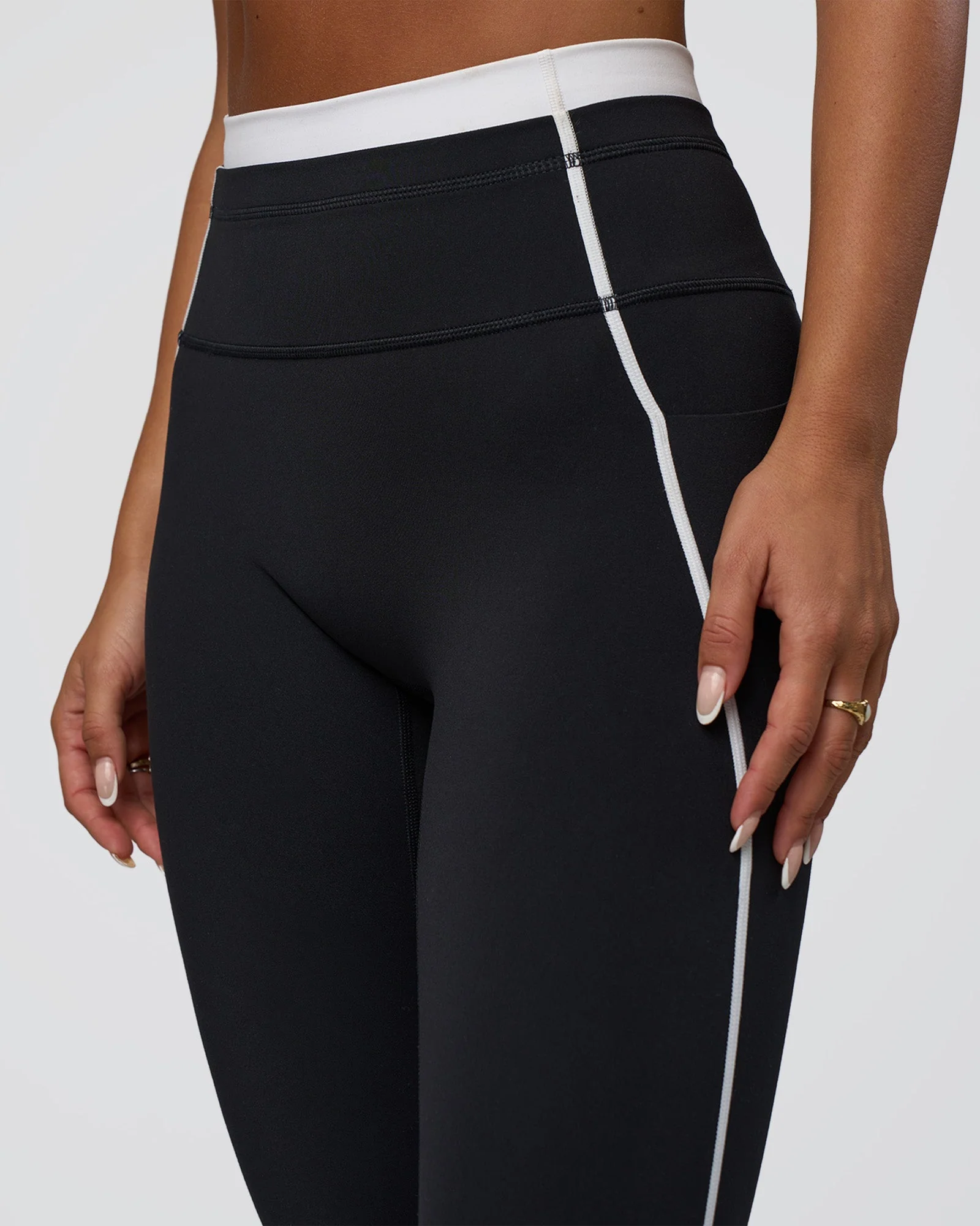 Liberate Contrast High-Rise Full Length Legging Pockets - Black-White - Image 3