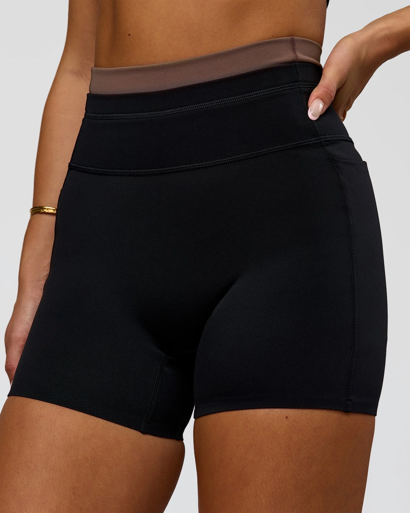 Liberate High-Rise 4" Short Pockets - Black-Cocoa Powder