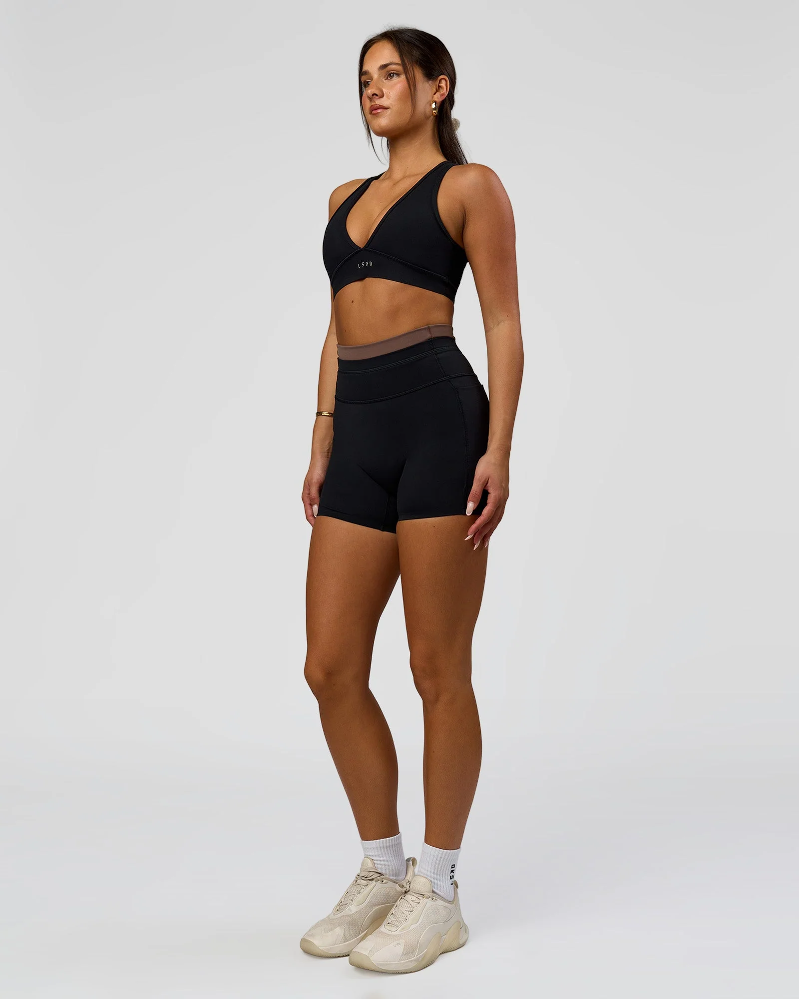 Liberate High-Rise 4" Short Pockets - Black-Cocoa Powder - Image 5