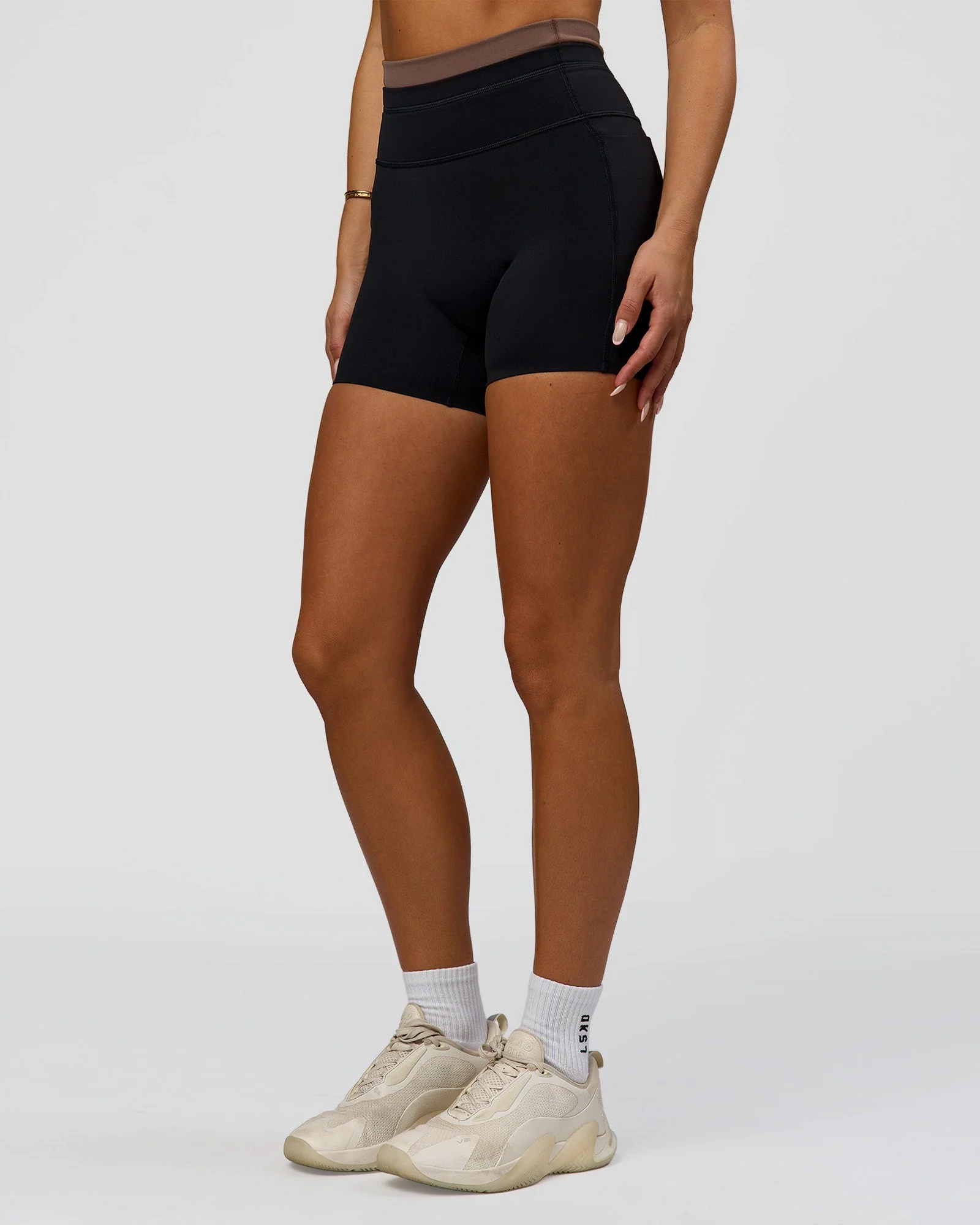 Liberate High-Rise 4" Short Pockets - Black-Cocoa Powder - Image 8
