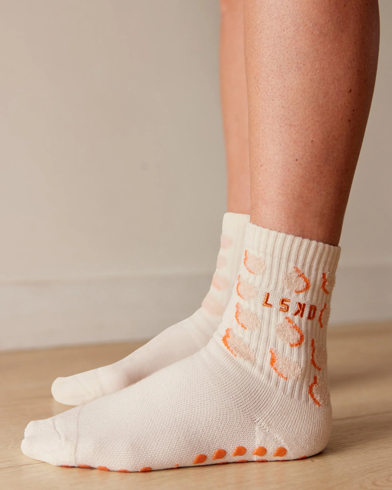 Love Peaches Pilates Grip Socks - Ivory-Orange - Image 3