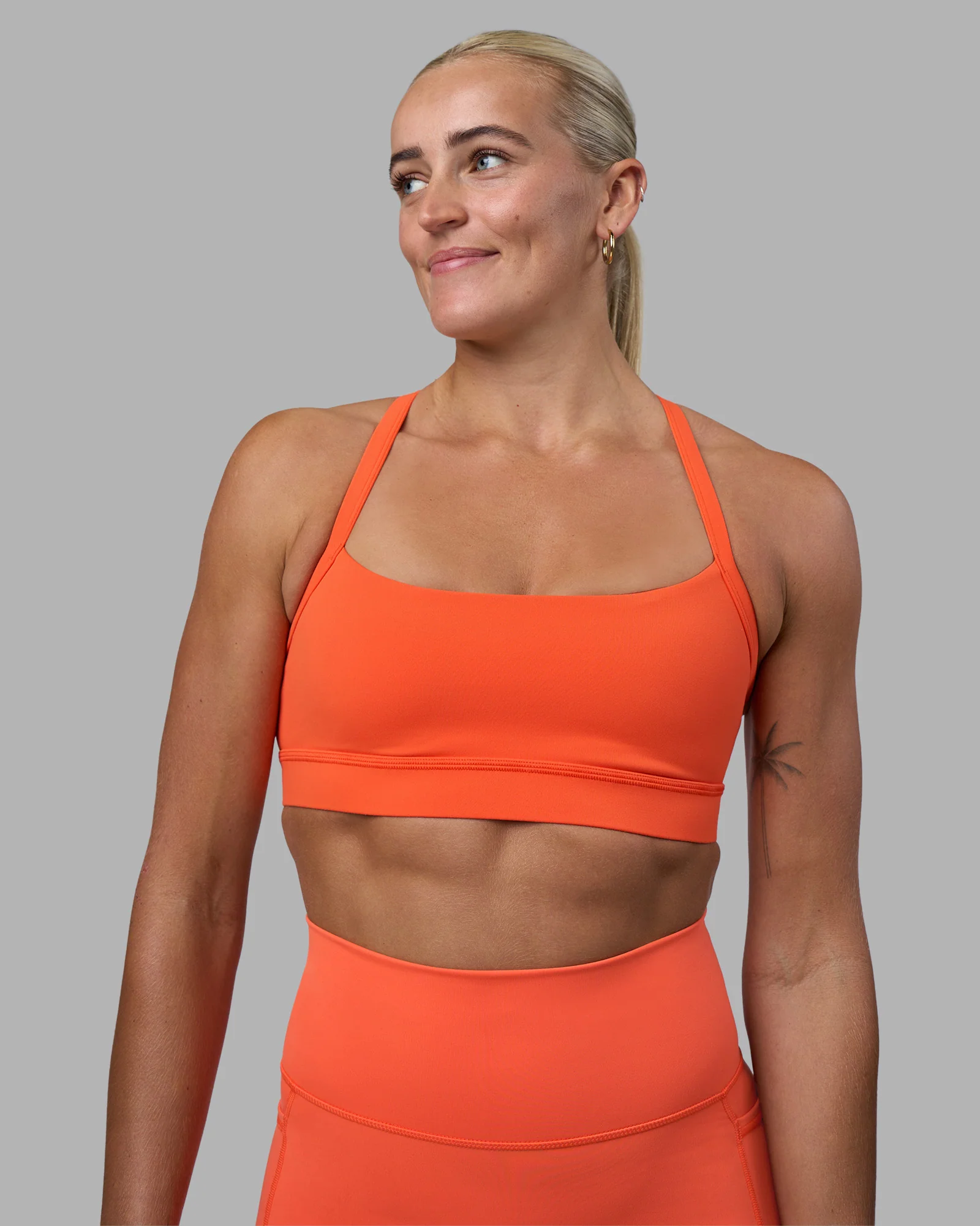 Momentum Sports Bra - Ultra Orange