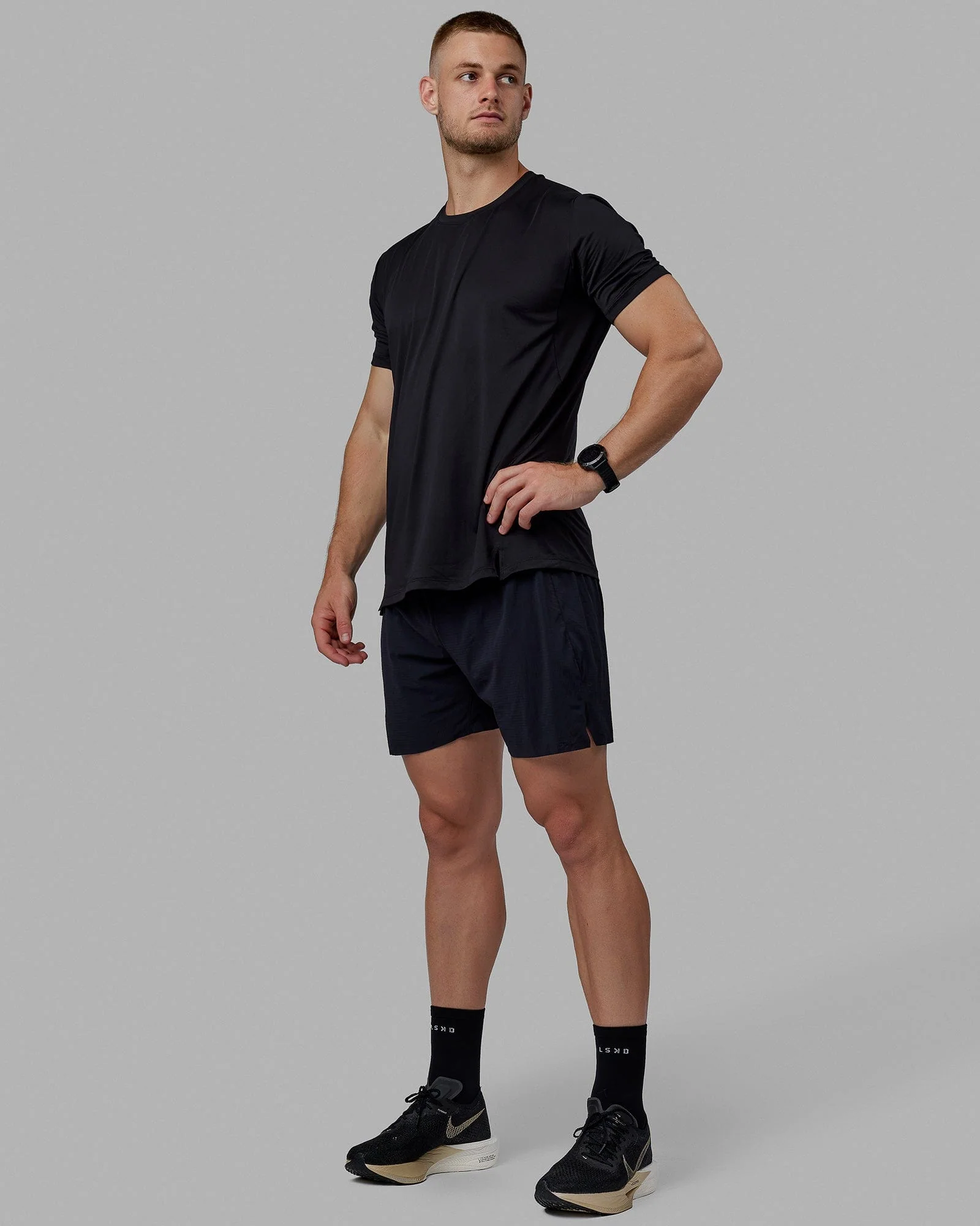 Pace Running Tee - Black - Image 4