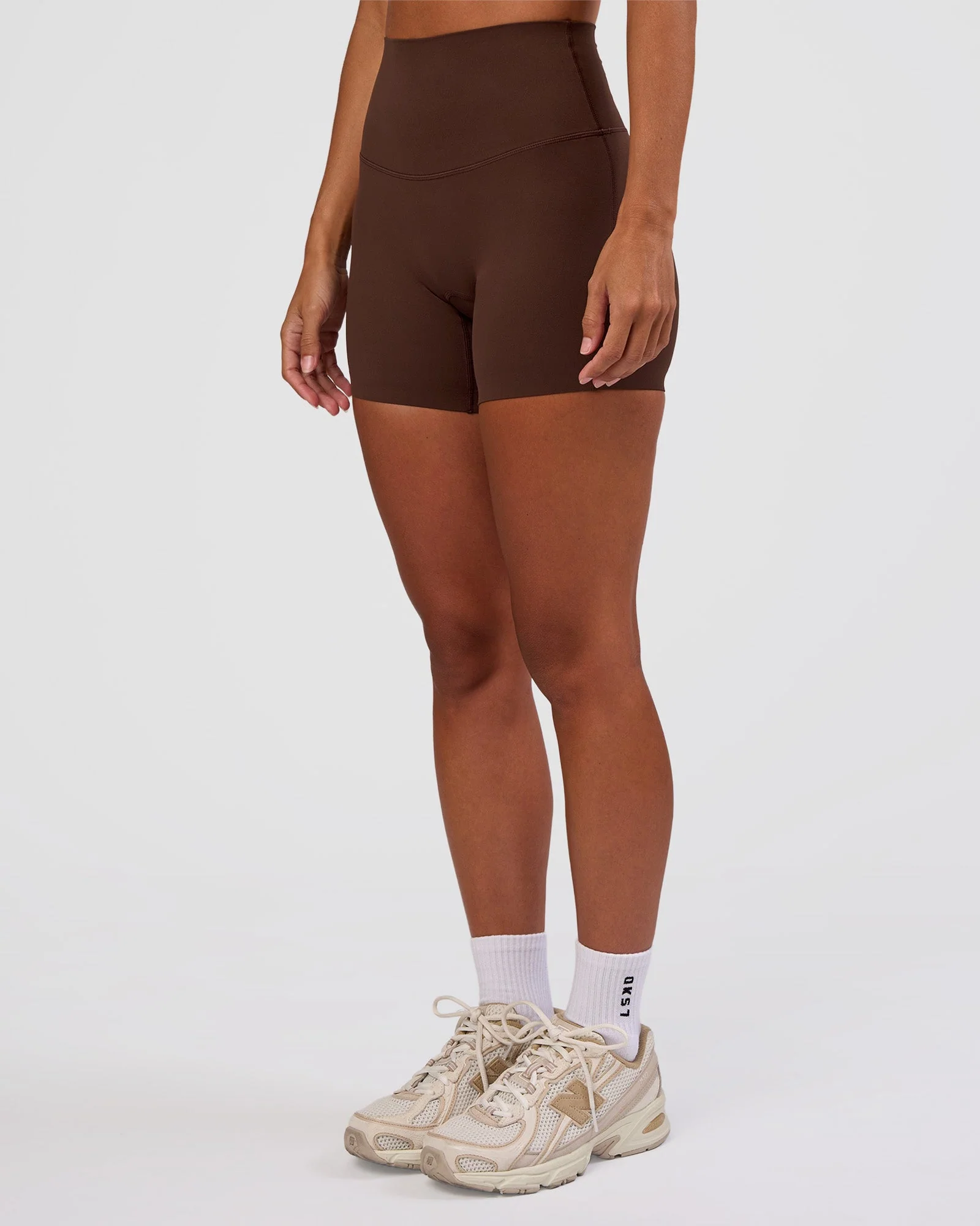 Peaches Elixir High-Rise 6” Short - Hot Chocolate - Image 9